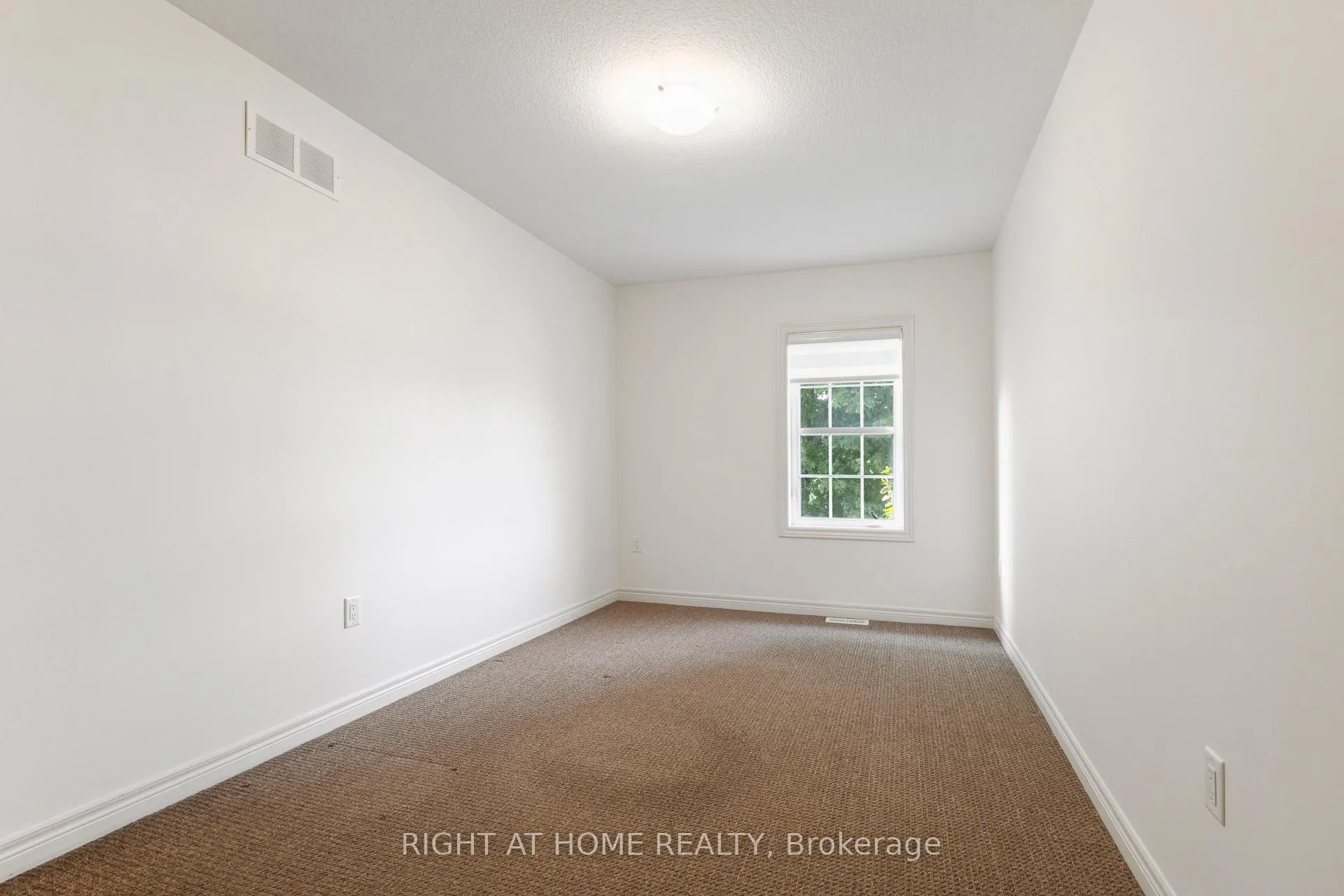Photo 25 of 56 Robert Peel Road, Kitchener — HOMEH