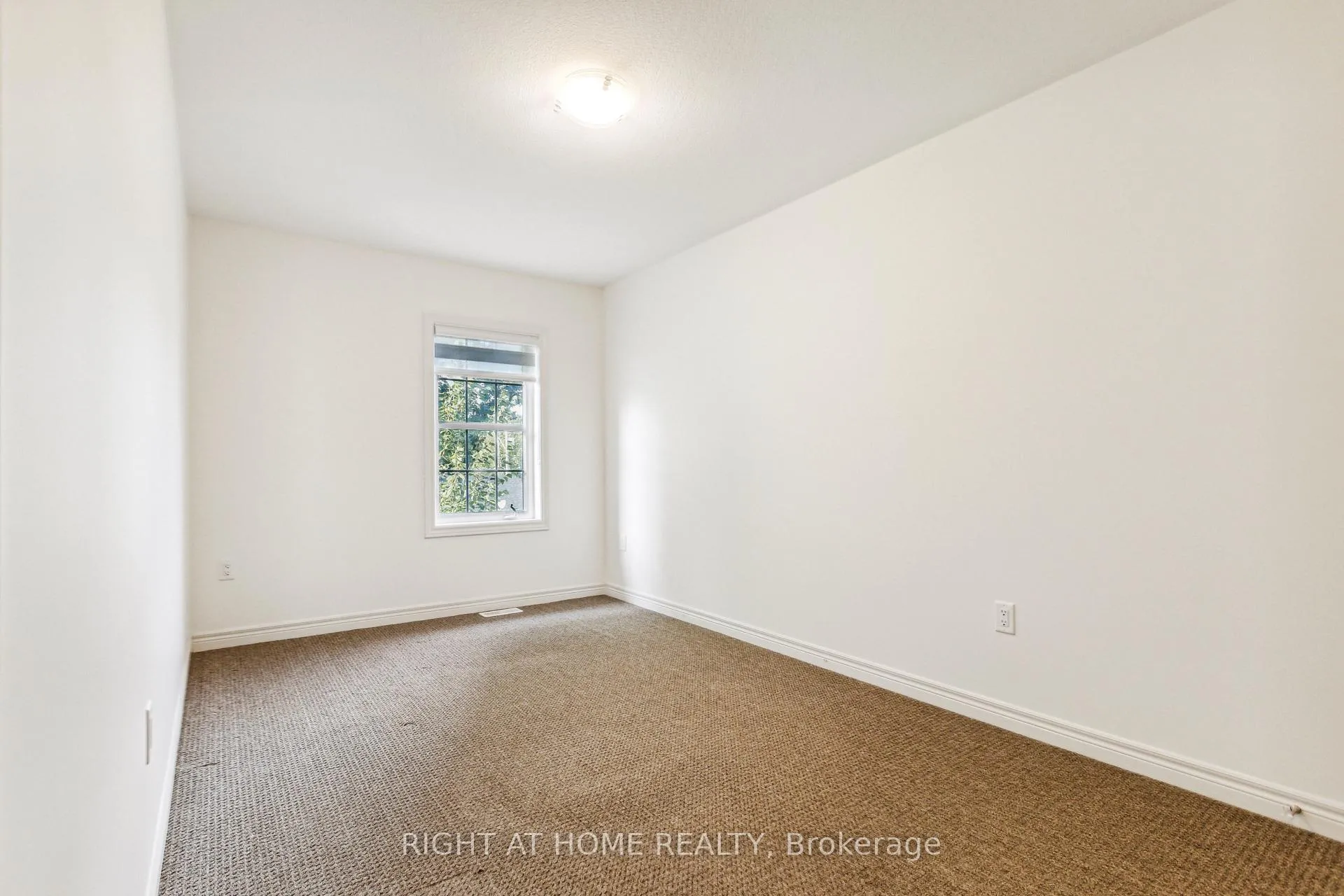 Photo 32 of 56 Robert Peel Road, Kitchener — HOMEH