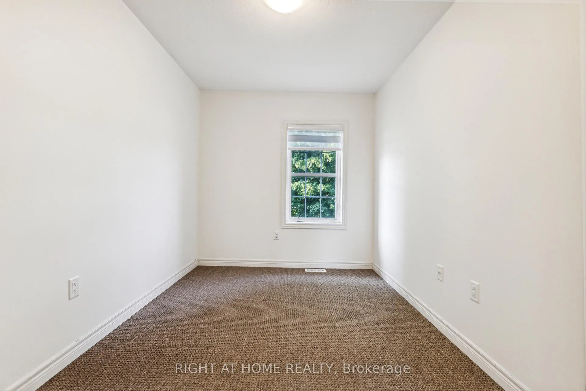 Photo 35 of 56 Robert Peel Road, Kitchener — HOMEH