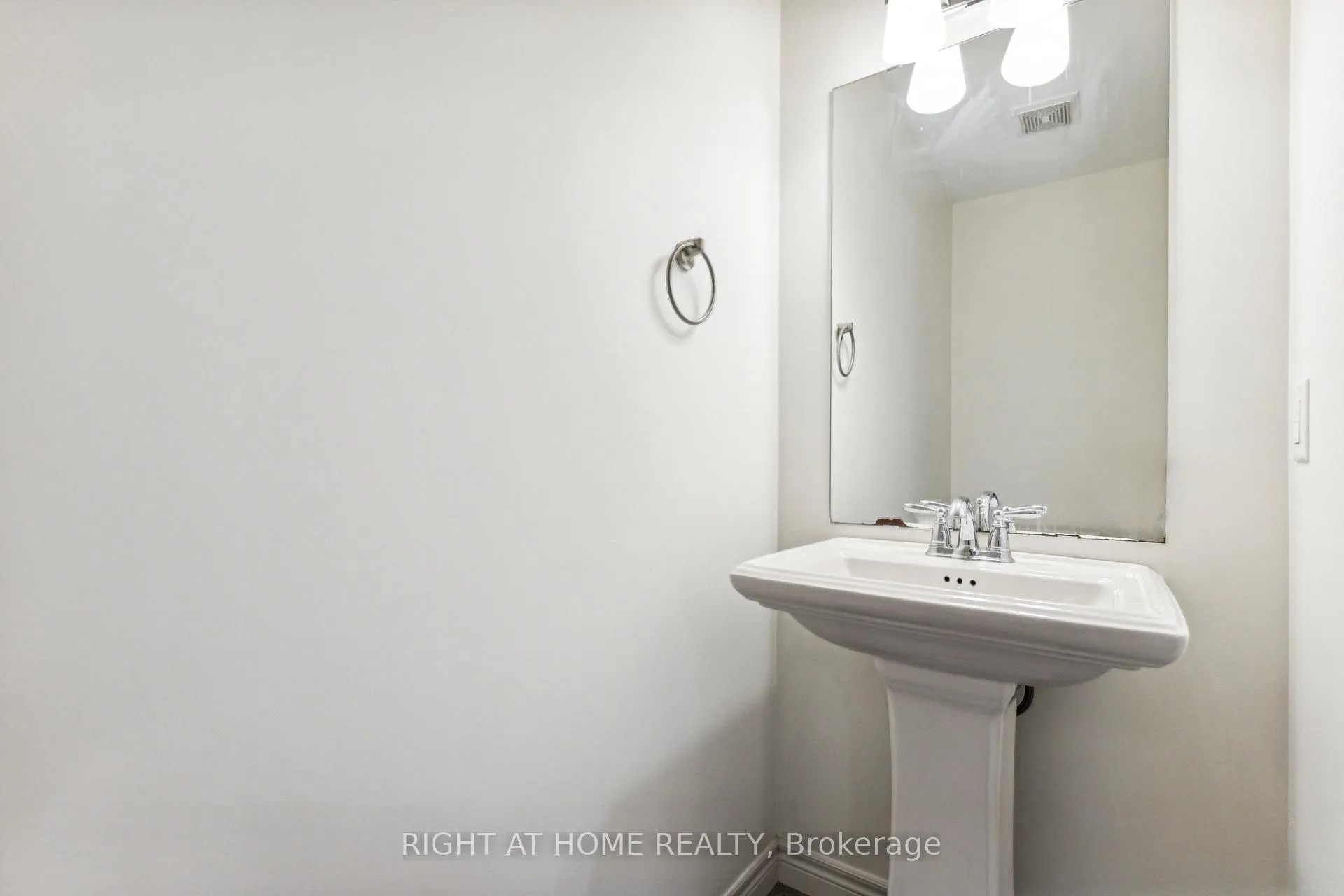 Photo 43 of 56 Robert Peel Road, Kitchener — HOMEH
