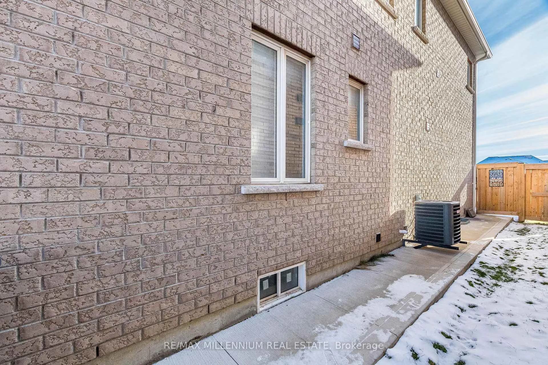Photo 7 of 11 Spokanne Street, Brampton, Sandringham-Wellington North — HOMEH