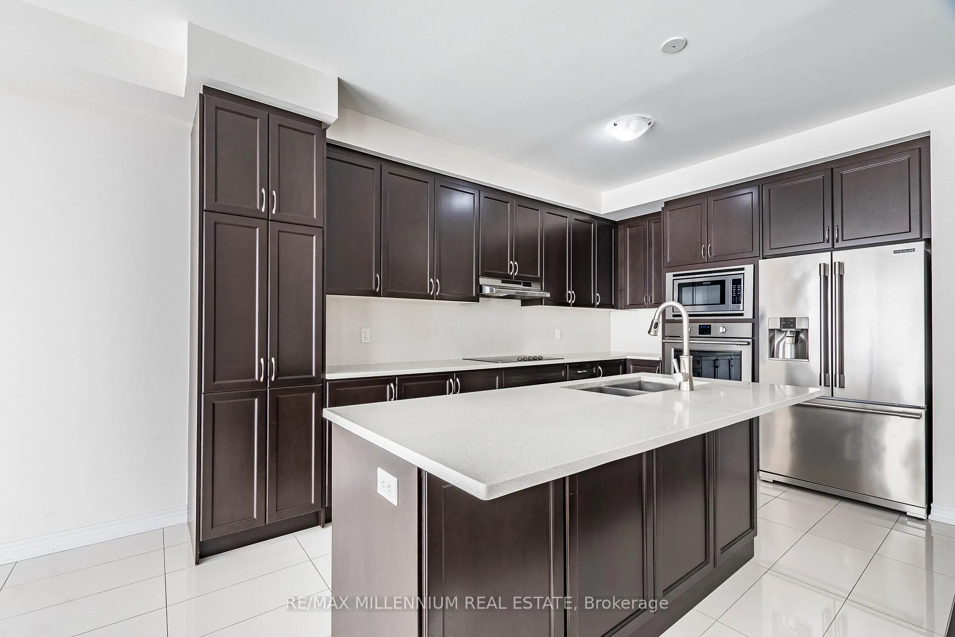Photo 25 of 11 Spokanne Street, Brampton, Sandringham-Wellington North — HOMEH