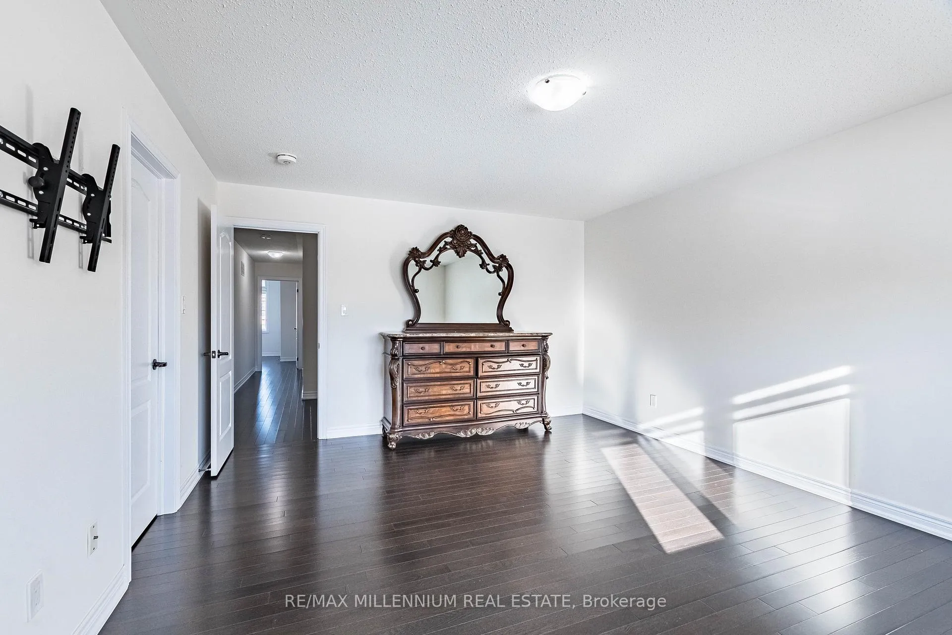 Photo 38 of 11 Spokanne Street, Brampton, Sandringham-Wellington North — HOMEH
