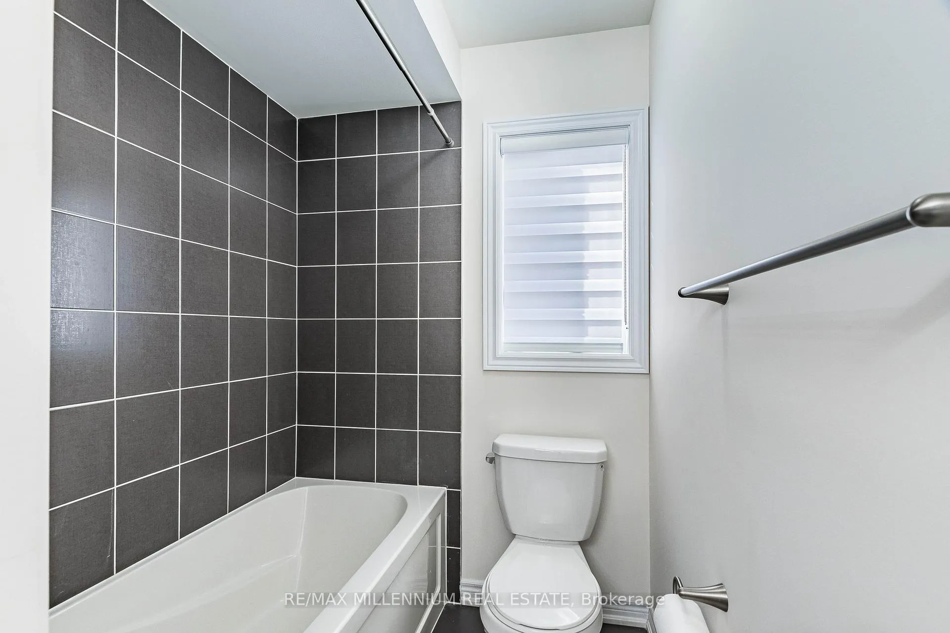 Photo 44 of 11 Spokanne Street, Brampton, Sandringham-Wellington North — HOMEH