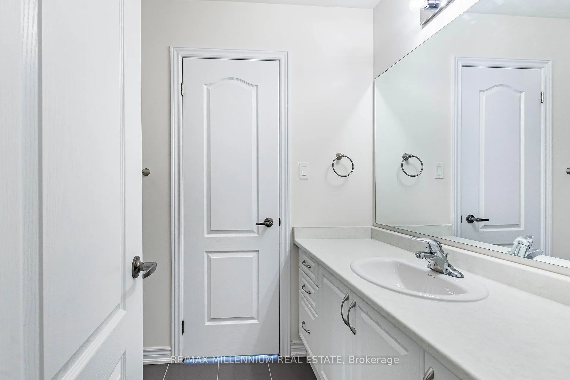 Photo 45 of 11 Spokanne Street, Brampton, Sandringham-Wellington North — HOMEH