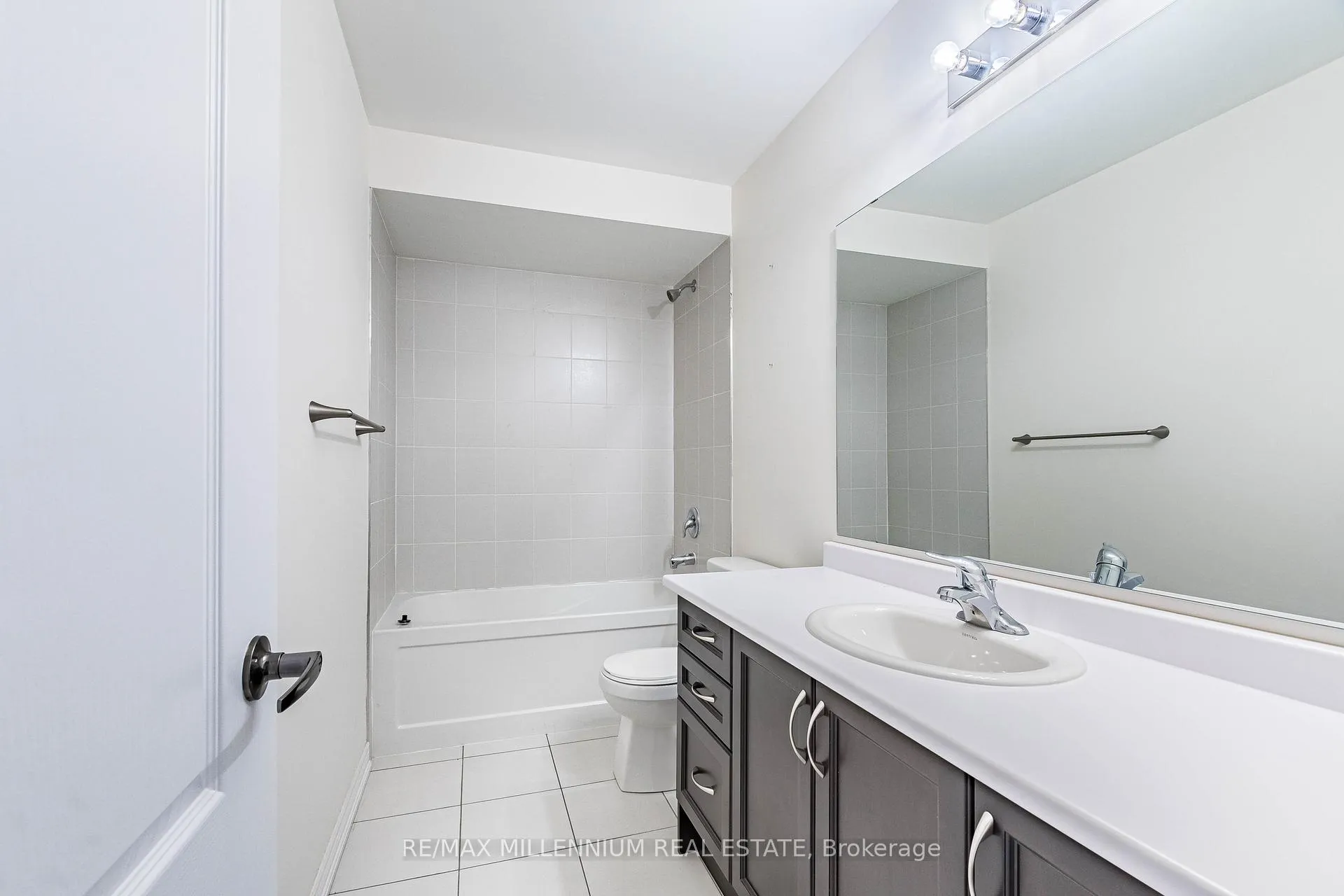 Photo 48 of 11 Spokanne Street, Brampton, Sandringham-Wellington North — HOMEH