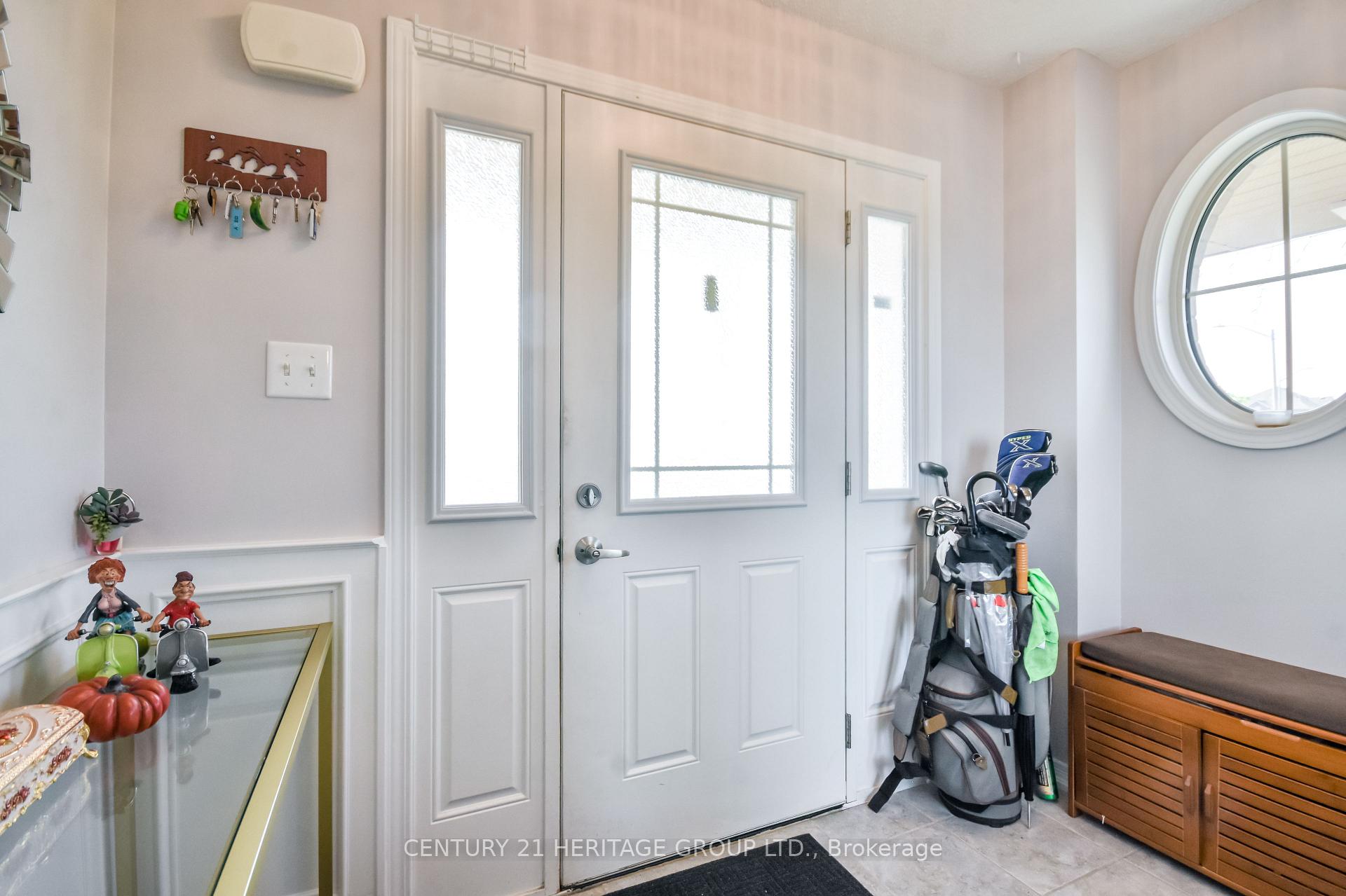 Photo 3 of 2080 Gibson Street, Innisfil, Alcona — HOMEH