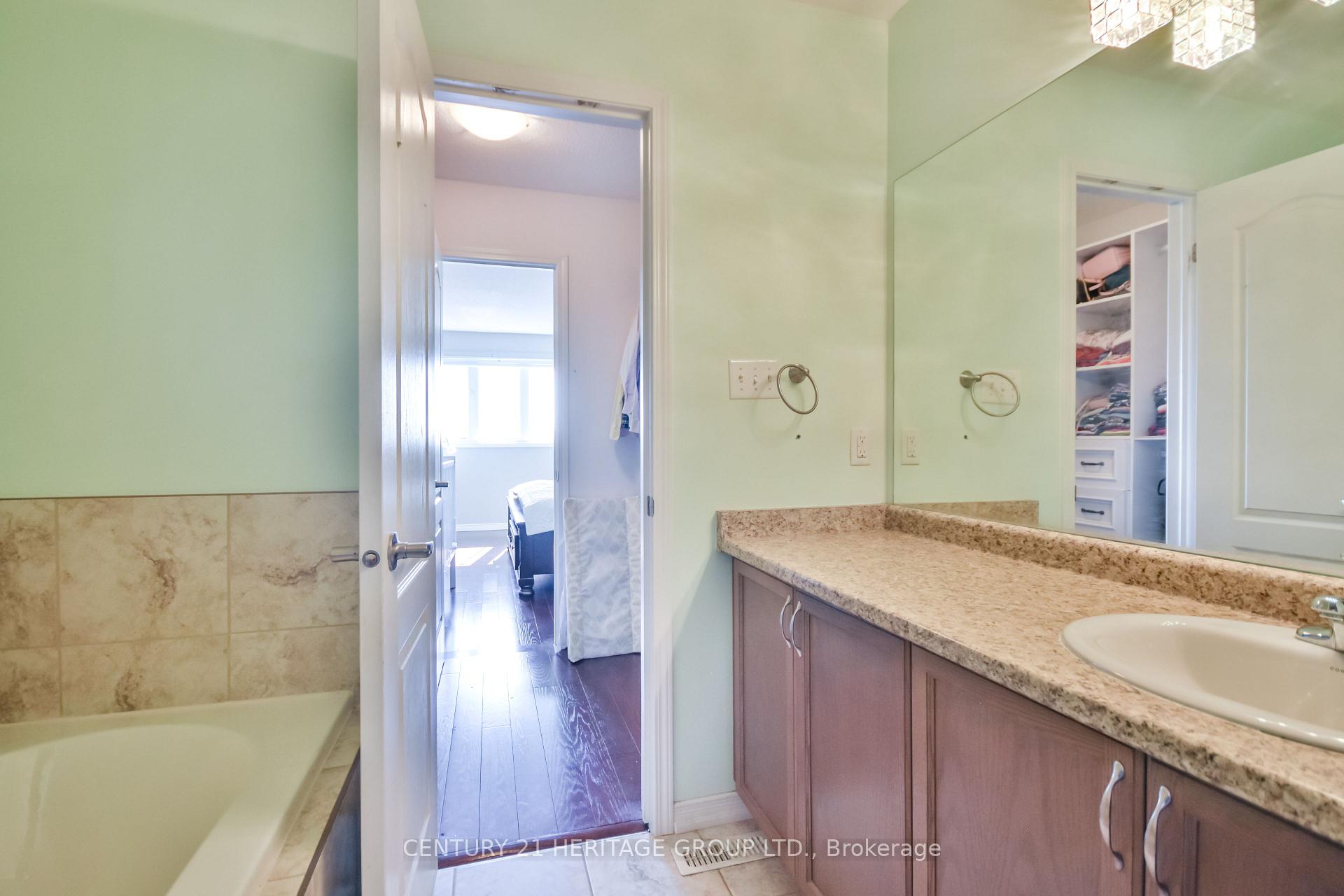 Photo 25 of 2080 Gibson Street, Innisfil, Alcona — HOMEH