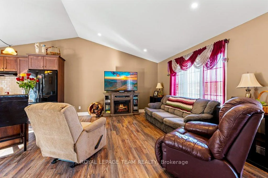 Photo 7 of 8094 County Road 44, Edwardsburgh/Cardinal, Edwardsburgh/Cardinal Twp — HOMEH