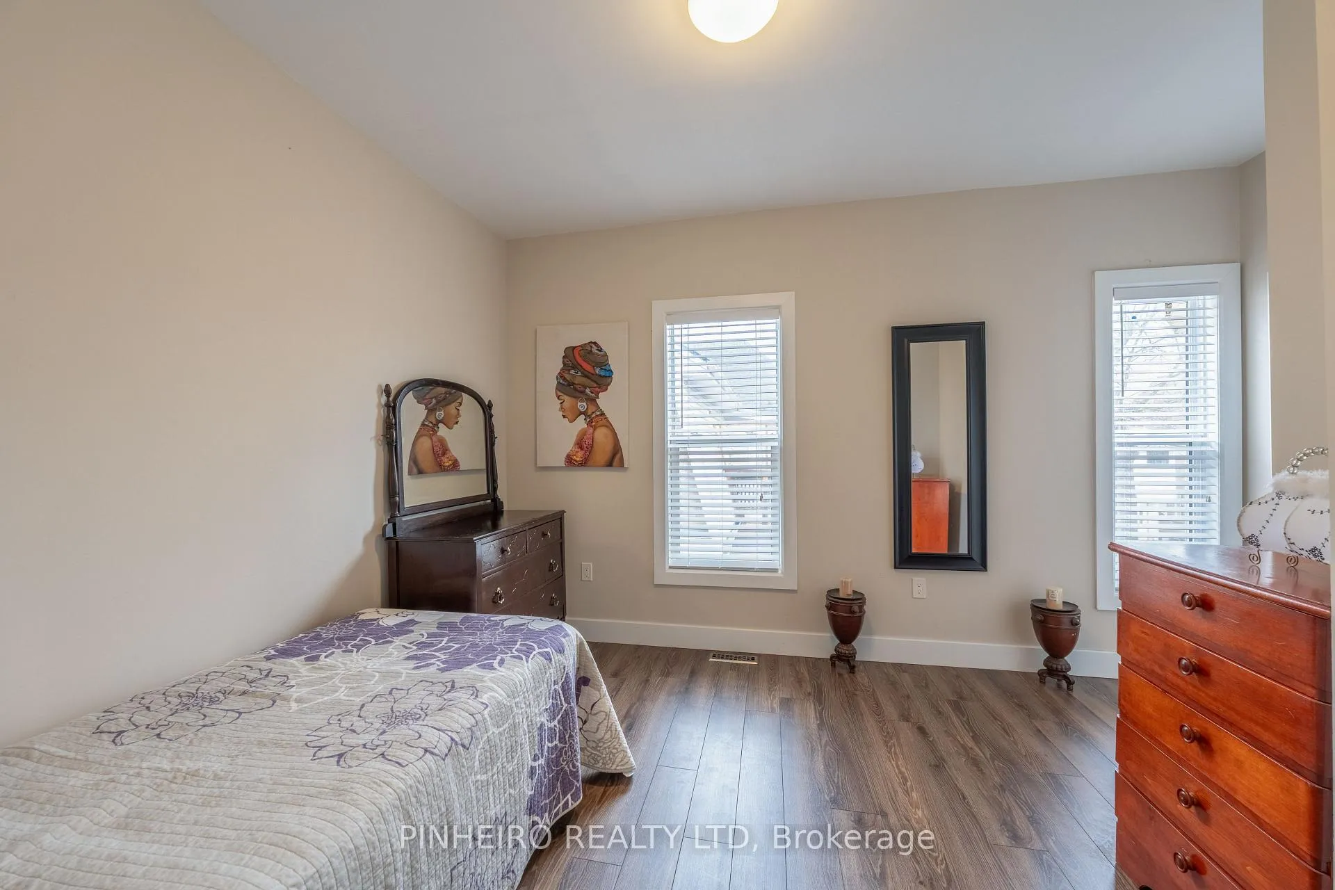 Photo 23 of 87 Elgin Street, St. Thomas — HOMEH