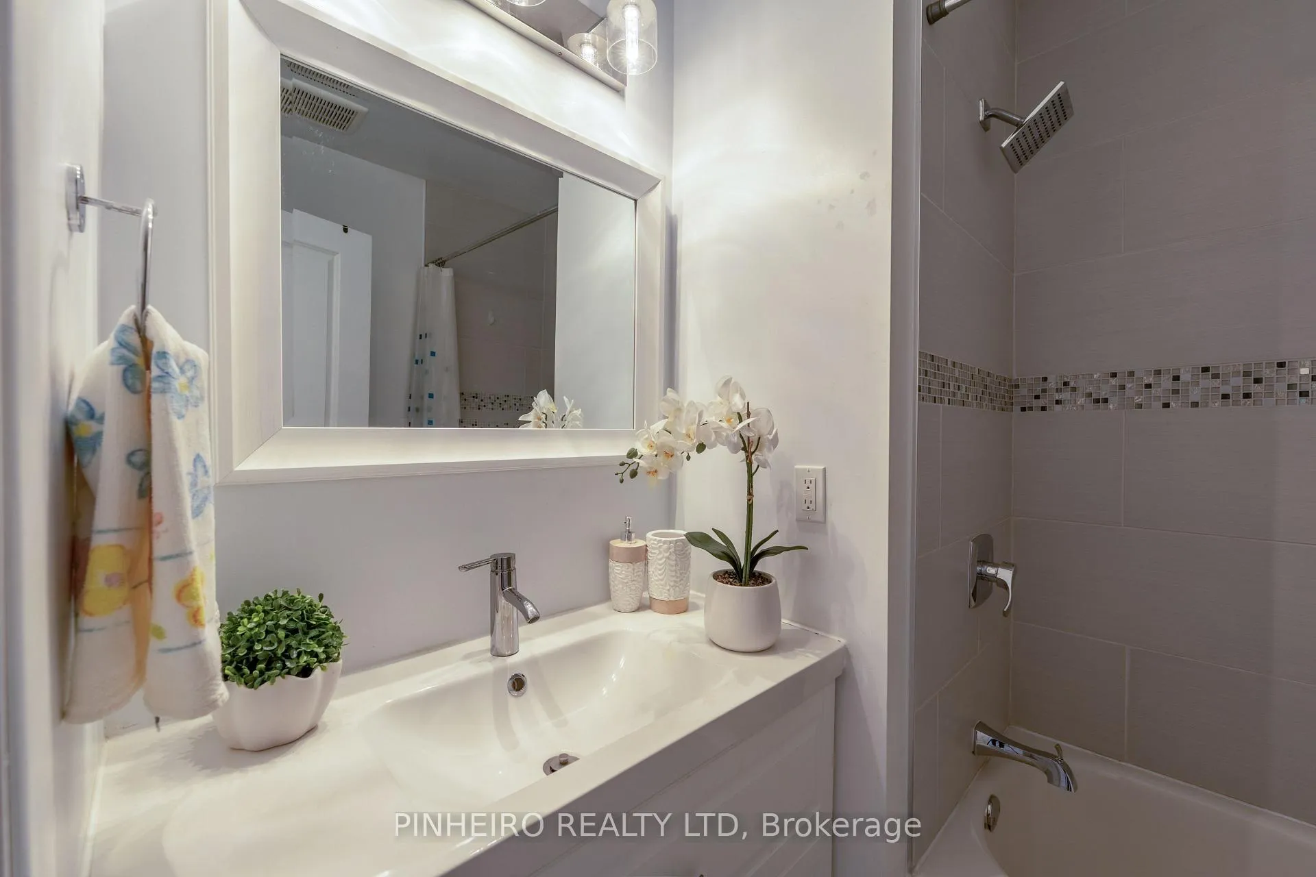 Photo 25 of 87 Elgin Street, St. Thomas — HOMEH