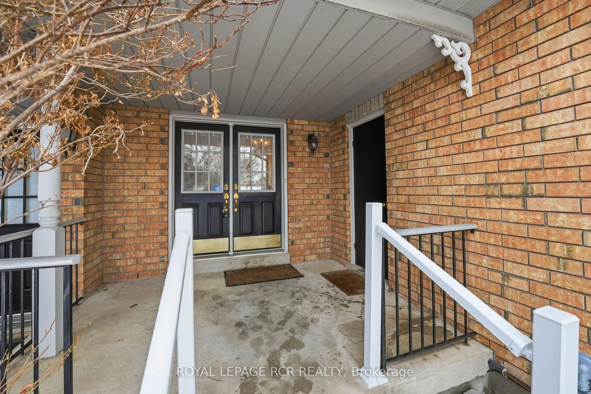 Photo 2 of 122 Downey Circle, Aurora, Bayview Wellington — HOMEH
