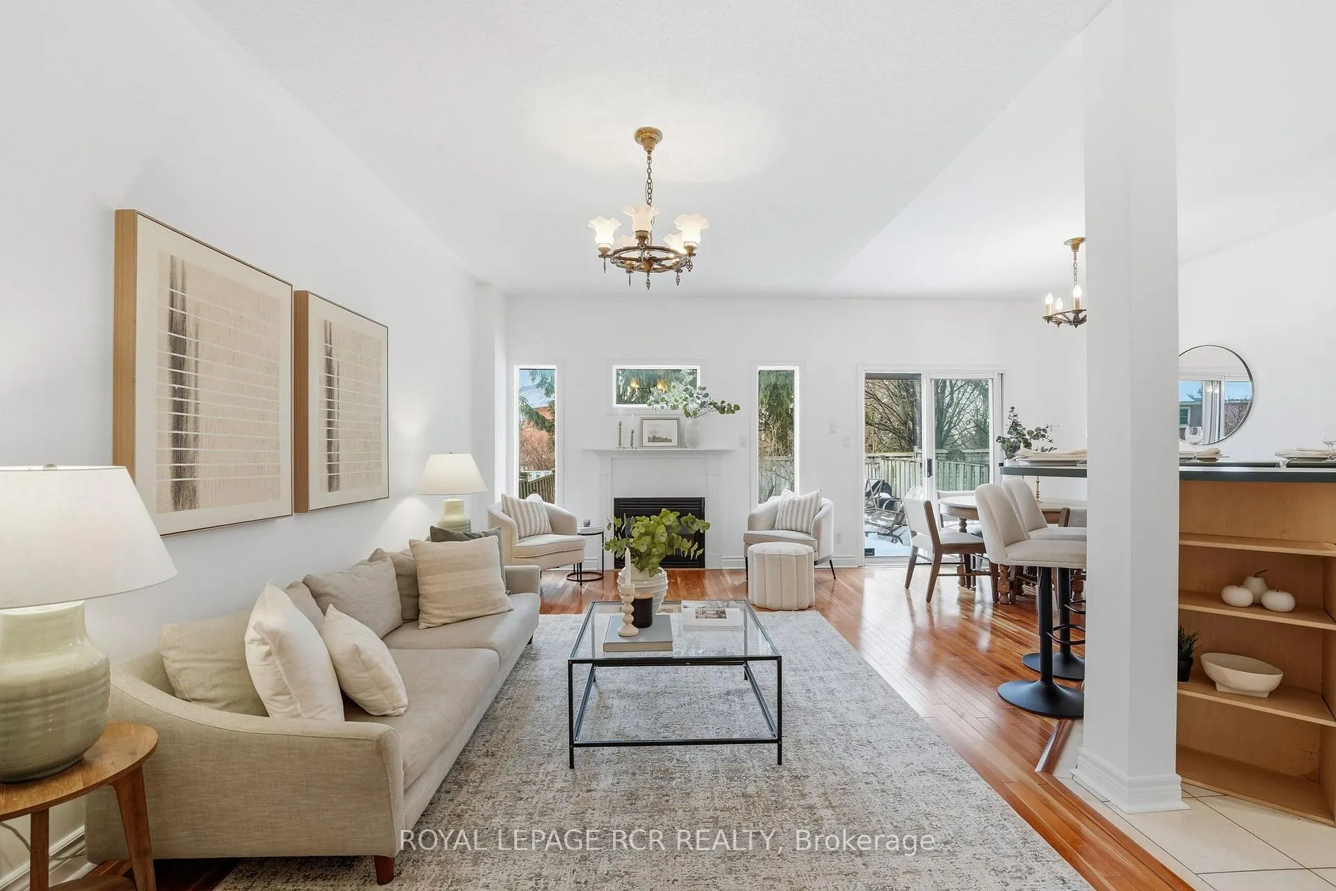 Photo 8 of 122 Downey Circle, Aurora, Bayview Wellington — HOMEH