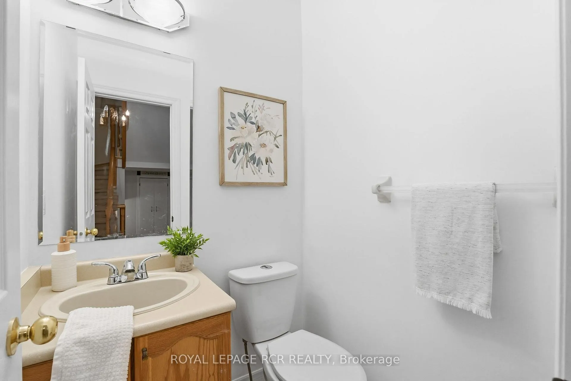 Photo 9 of 122 Downey Circle, Aurora, Bayview Wellington — HOMEH