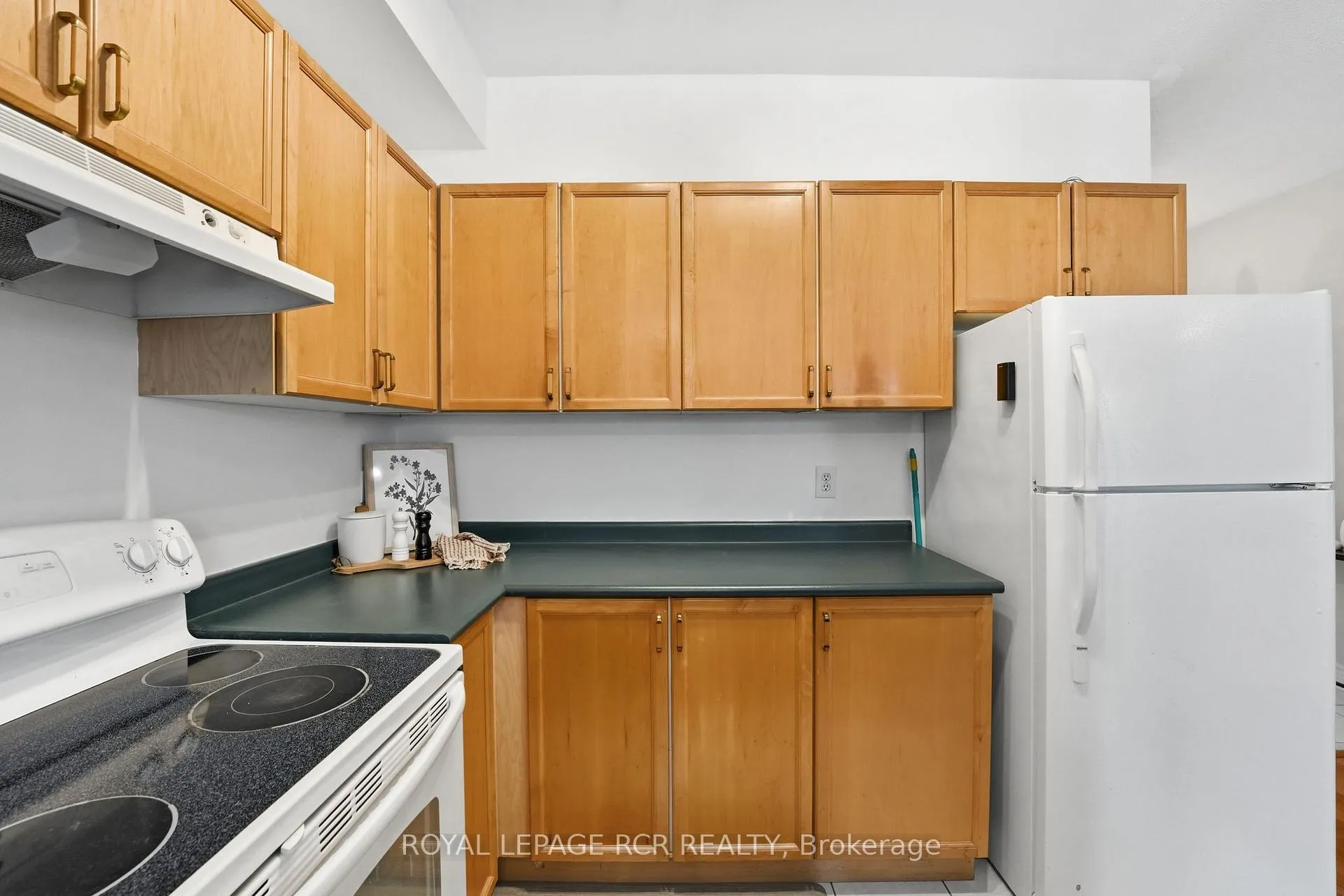 Photo 16 of 122 Downey Circle, Aurora, Bayview Wellington — HOMEH