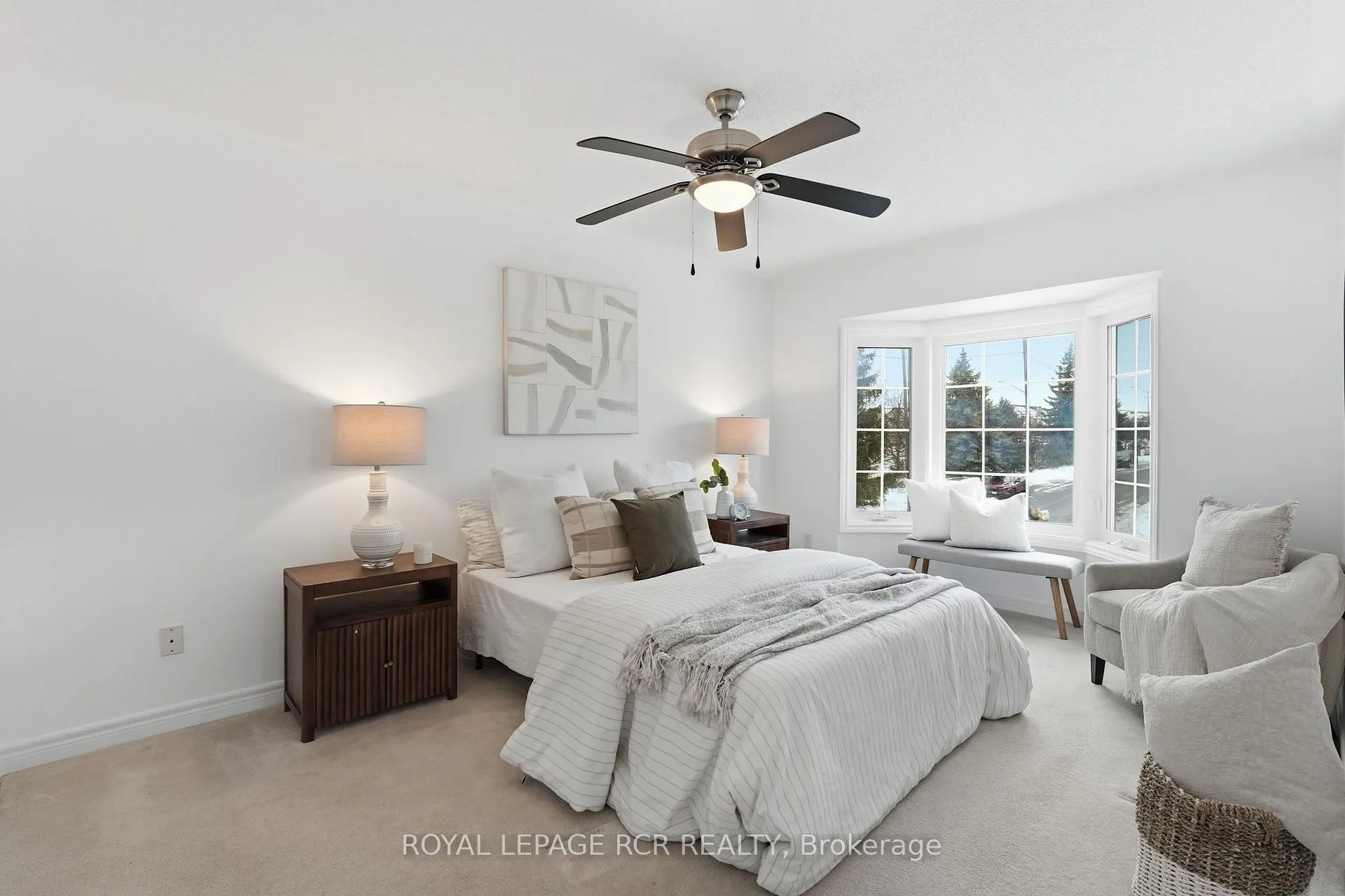 Photo 17 of 122 Downey Circle, Aurora, Bayview Wellington — HOMEH