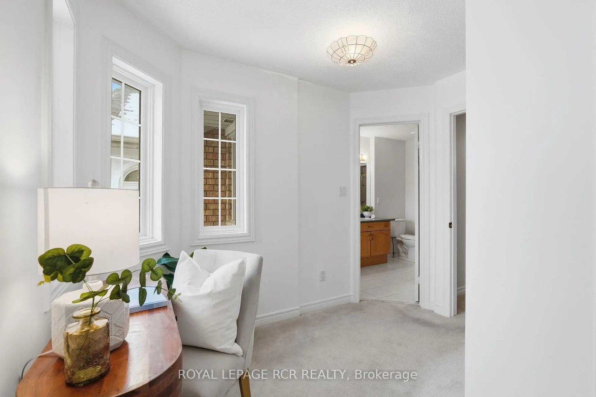 Photo 20 of 122 Downey Circle, Aurora, Bayview Wellington — HOMEH