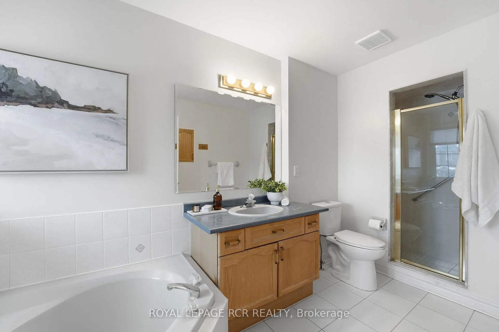 Photo 22 of 122 Downey Circle, Aurora, Bayview Wellington — HOMEH