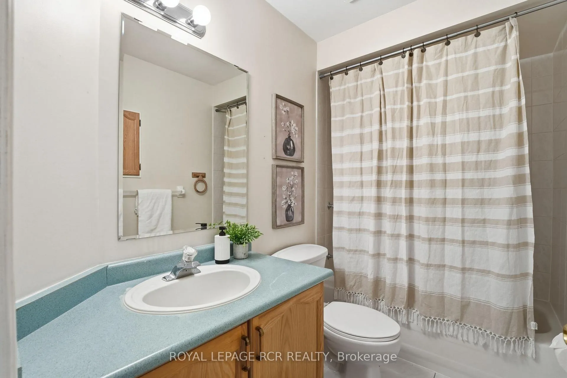 Photo 31 of 122 Downey Circle, Aurora, Bayview Wellington — HOMEH