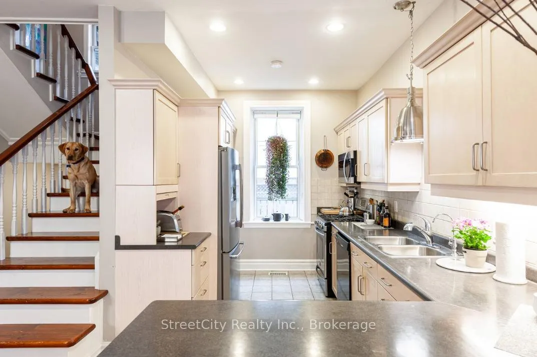 Photo 3 of 184 Brunswick Street, Stratford — HOMEH