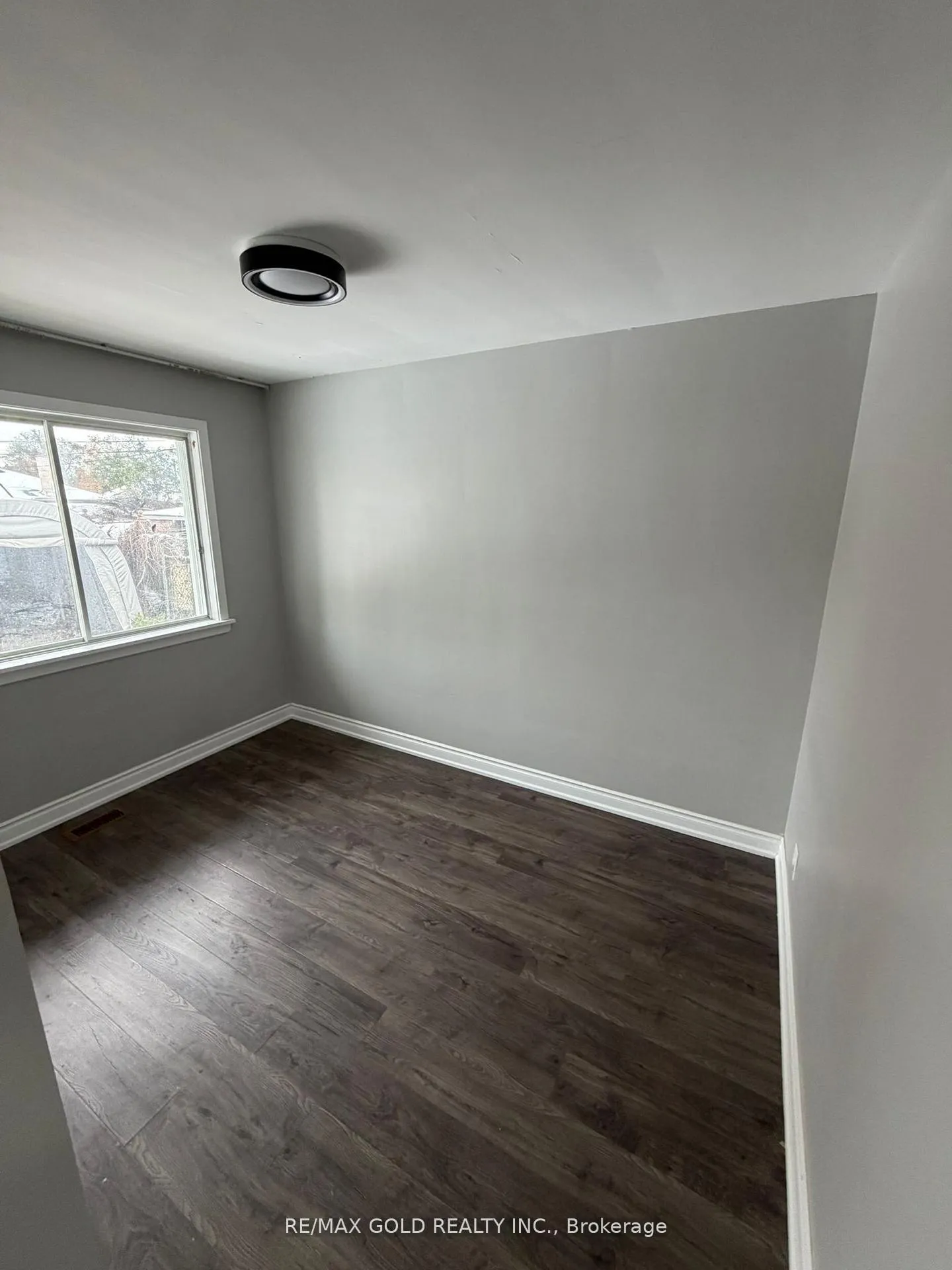 Photo 5 of Unit Upper, 26 Moncrieff Drive, Etobicoke, Rexdale-Kipling — HOMEH