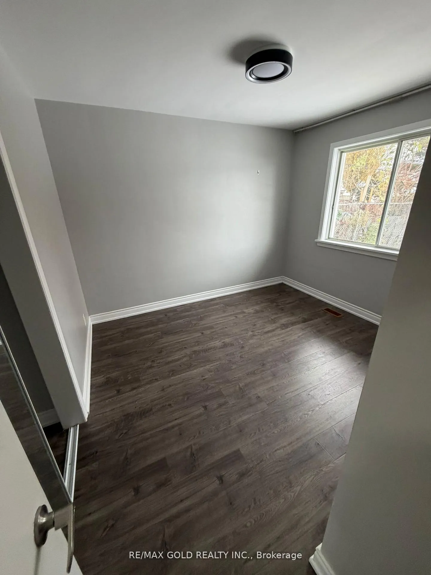 Photo 6 of Unit Upper, 26 Moncrieff Drive, Etobicoke, Rexdale-Kipling — HOMEH