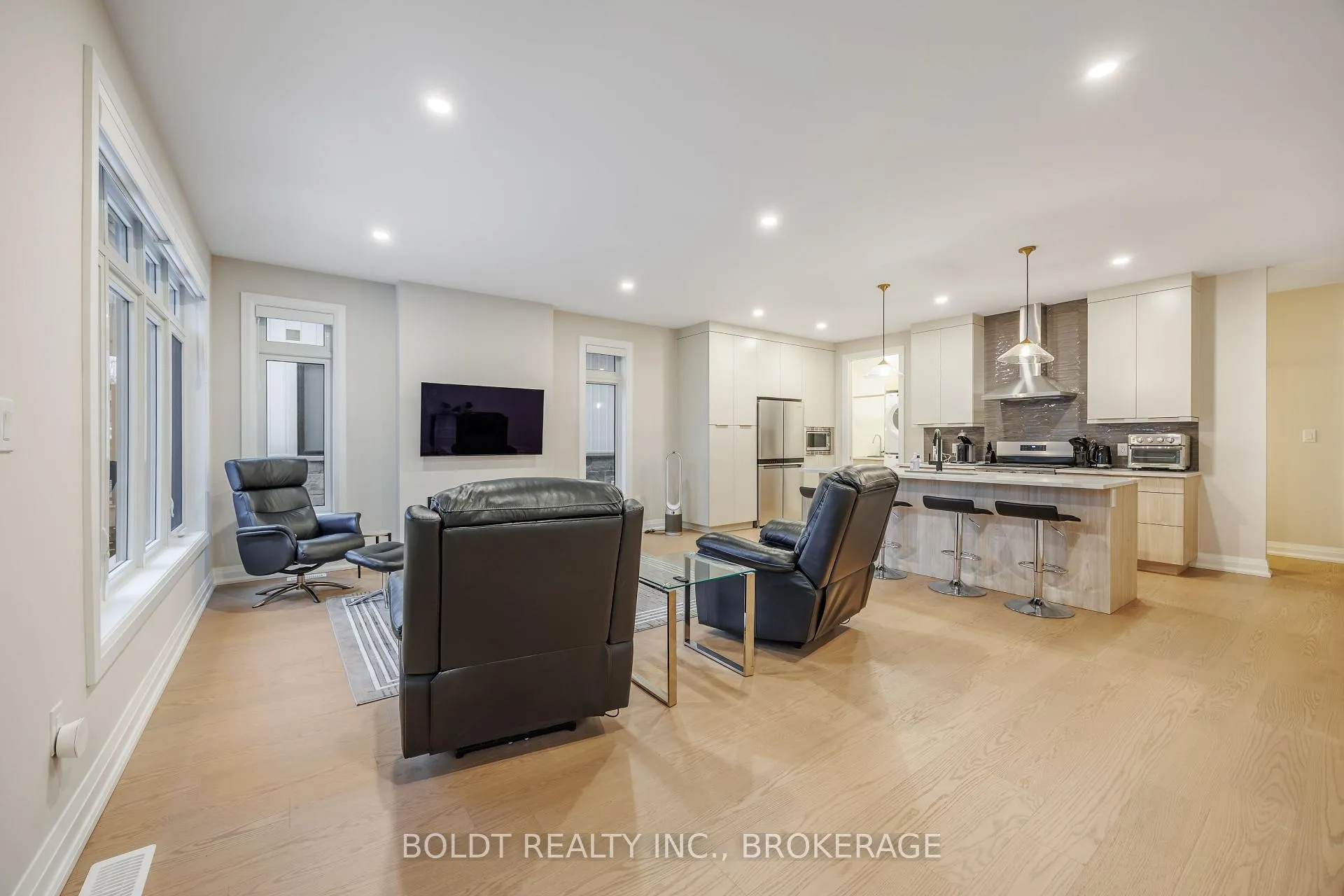 Photo 9 of Unit 12, 205 St. David's Road, Thorold, Confederation Heights — HOMEH