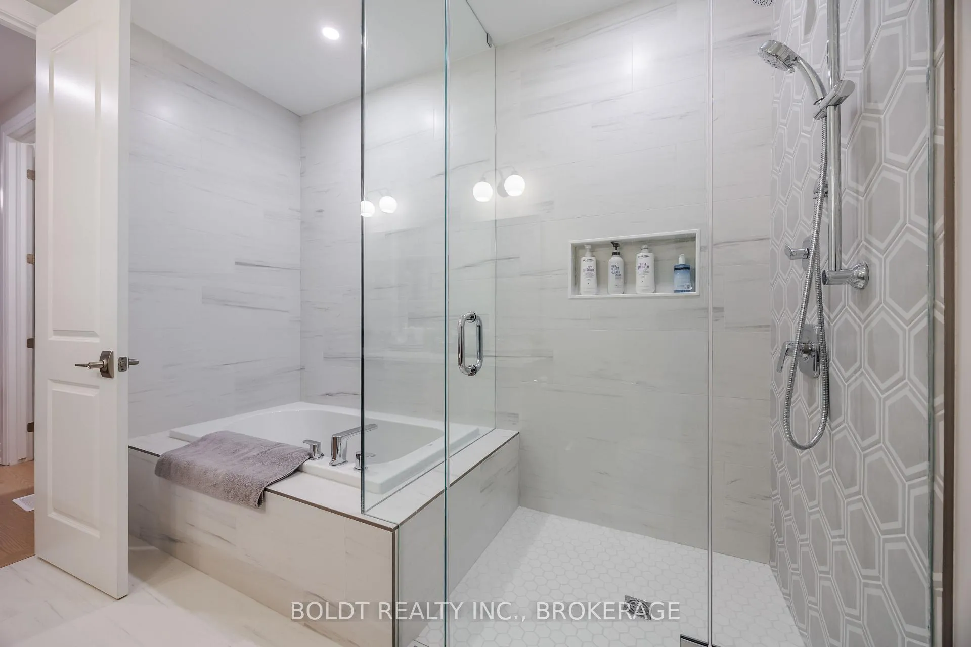 Photo 14 of Unit 12, 205 St. David's Road, Thorold, Confederation Heights — HOMEH