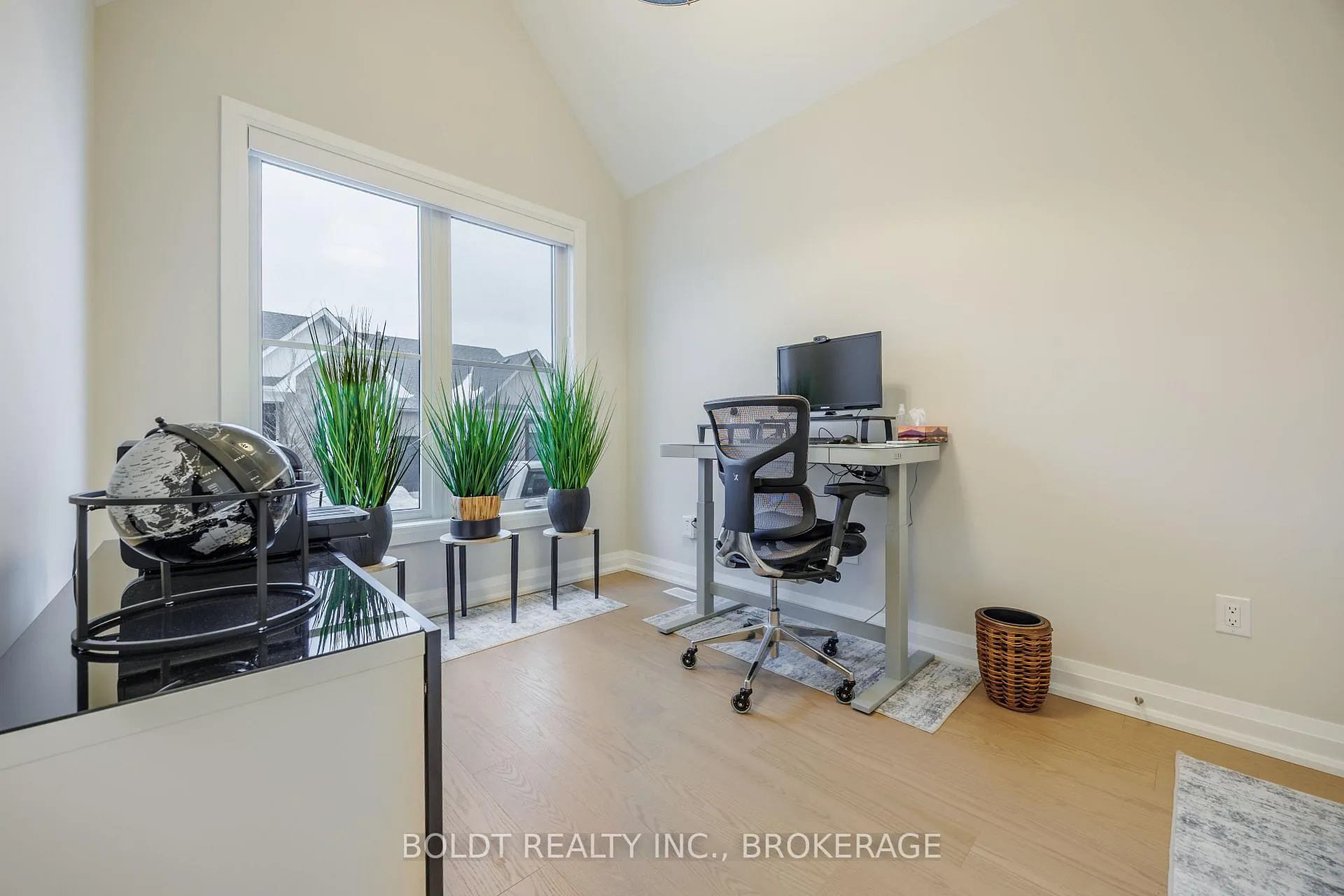 Photo 15 of Unit 12, 205 St. David's Road, Thorold, Confederation Heights — HOMEH