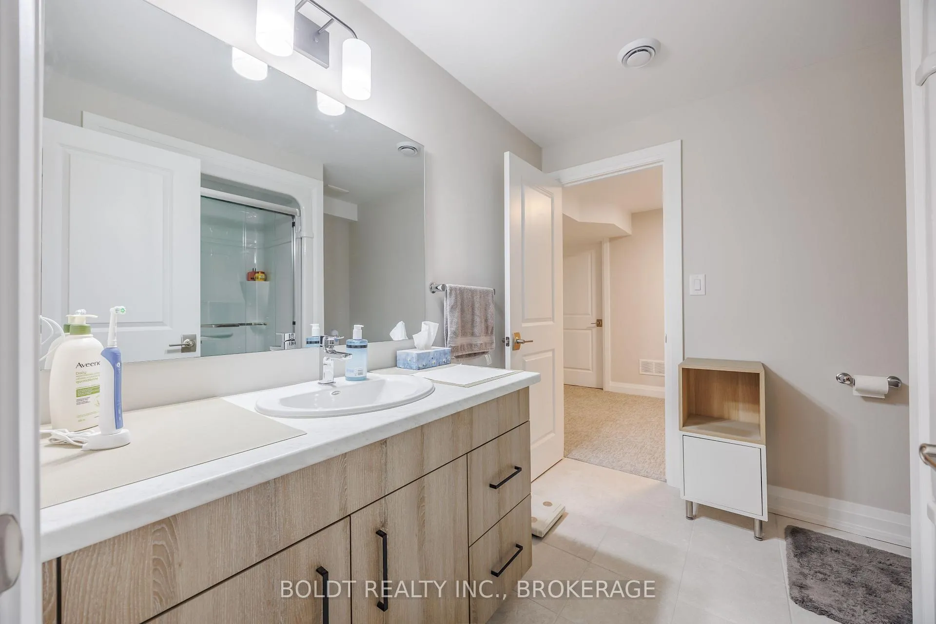Photo 23 of Unit 12, 205 St. David's Road, Thorold, Confederation Heights — HOMEH
