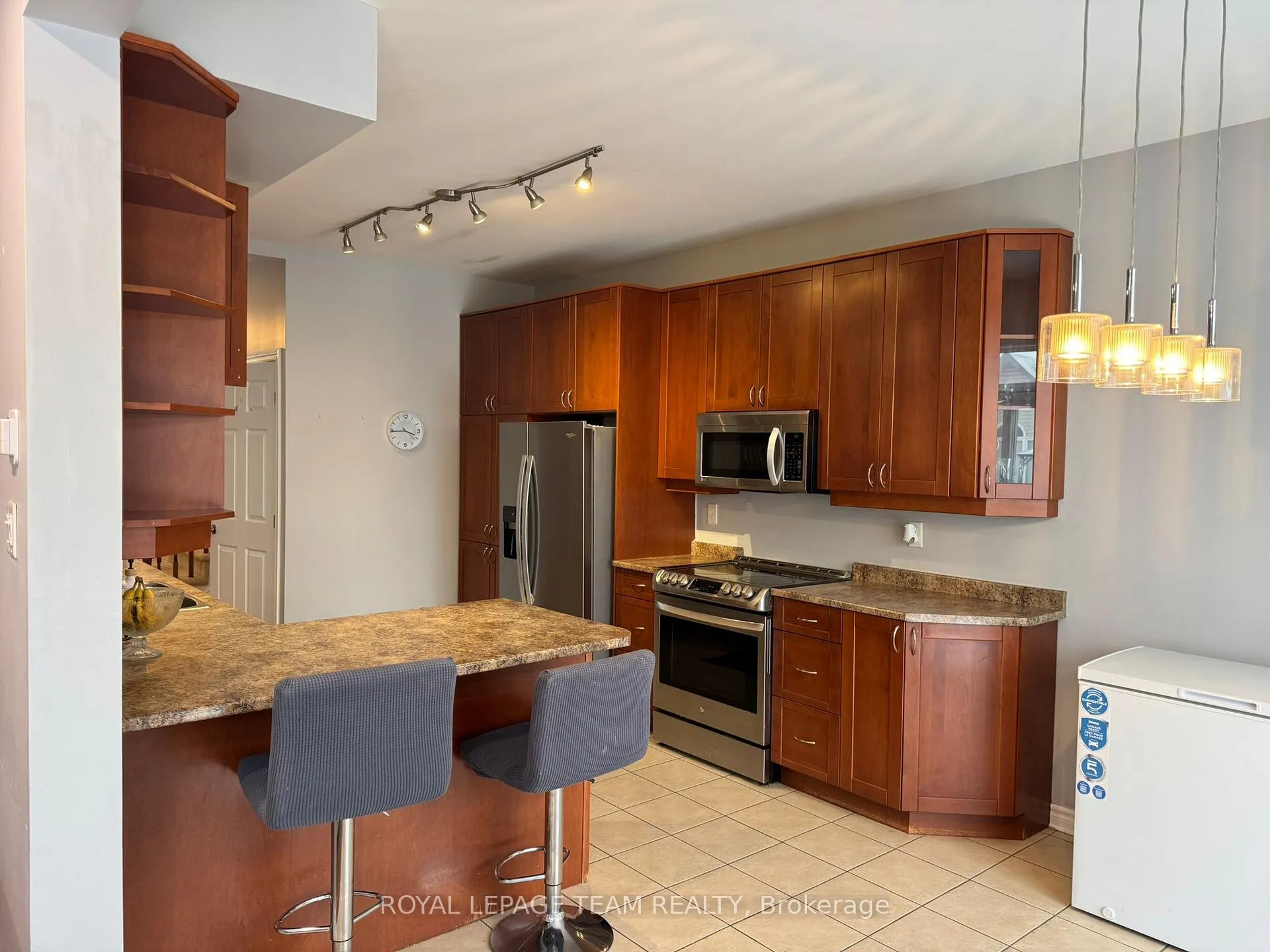 Photo 4 of 62 Black Bear Way, Ottawa, Stittsville (South) — HOMEH