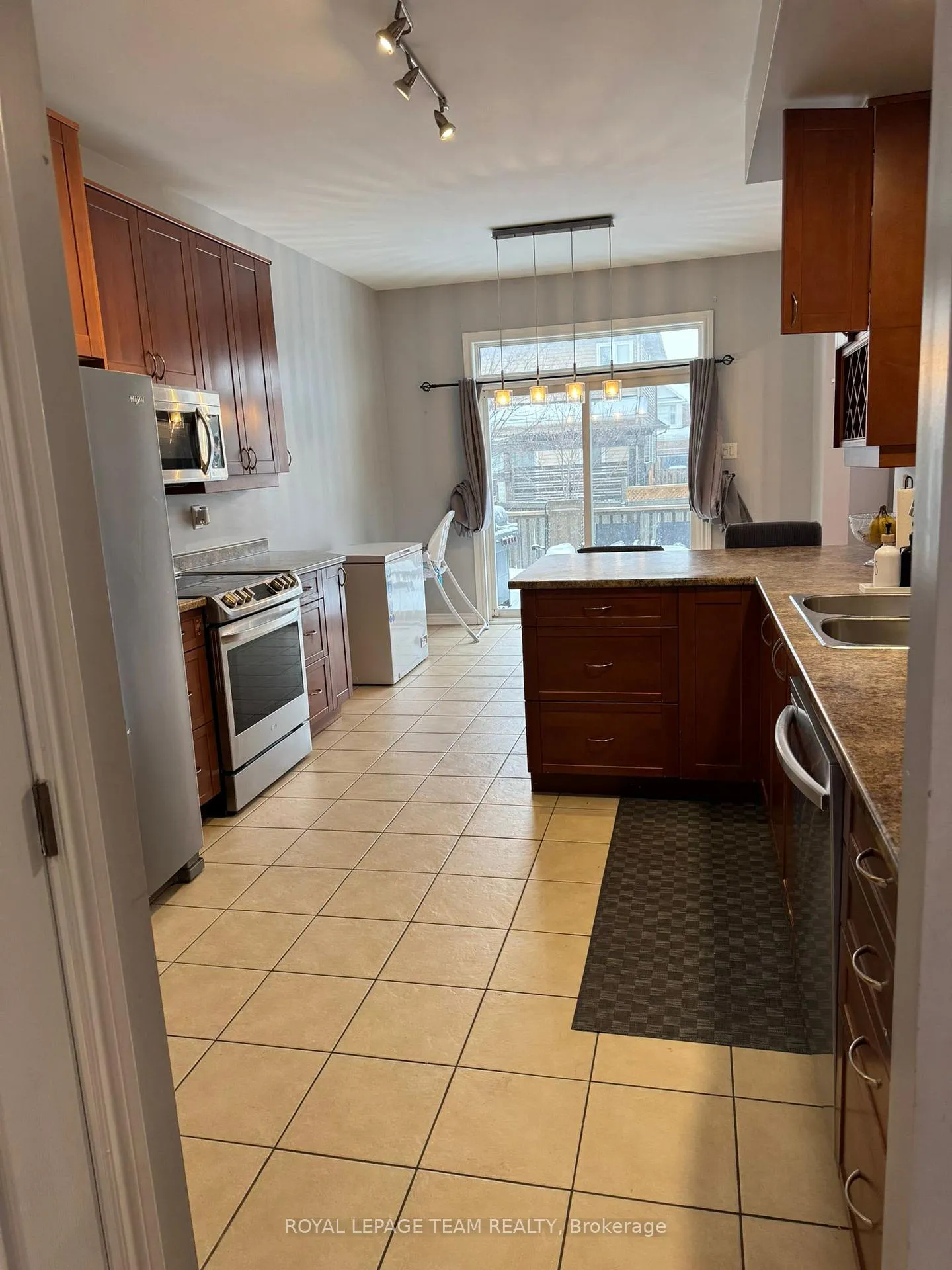 Photo 6 of 62 Black Bear Way, Ottawa, Stittsville (South) — HOMEH