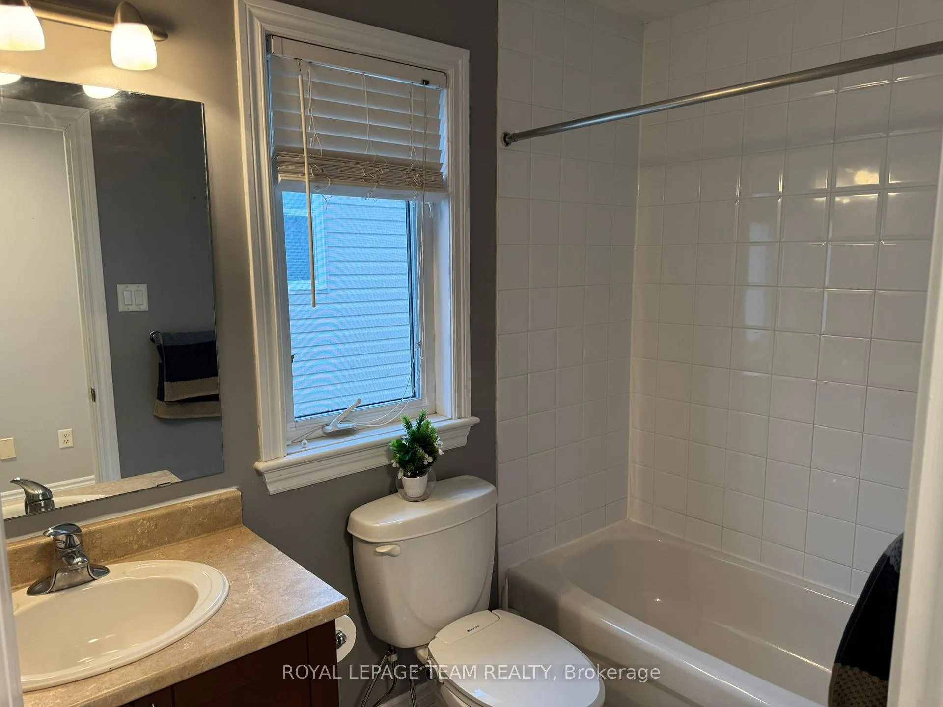 Photo 23 of 62 Black Bear Way, Ottawa, Stittsville (South) — HOMEH