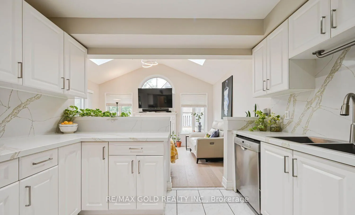 Photo 13 of 44 Ribbon Drive, Brampton, Sandringham-Wellington — HOMEH