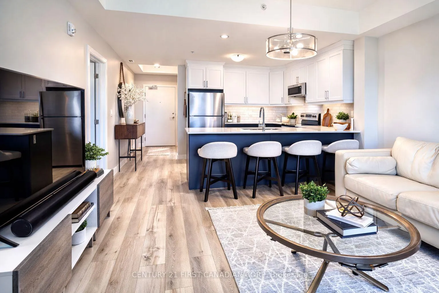 Front of Unit 403, 100 The Promenade