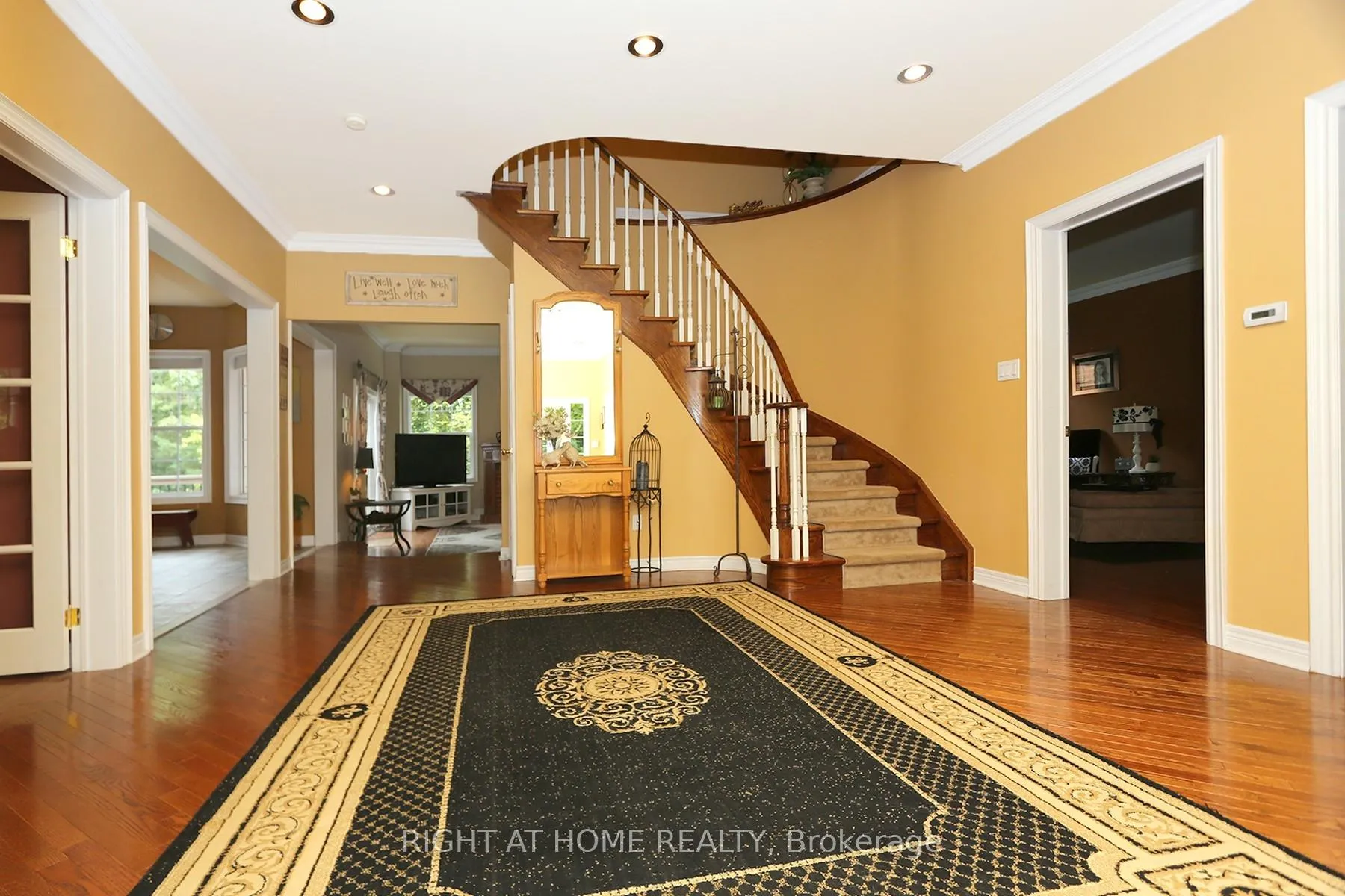 Photo 5 of 2 Oakview Place, Uxbridge, Rural Uxbridge — HOMEH