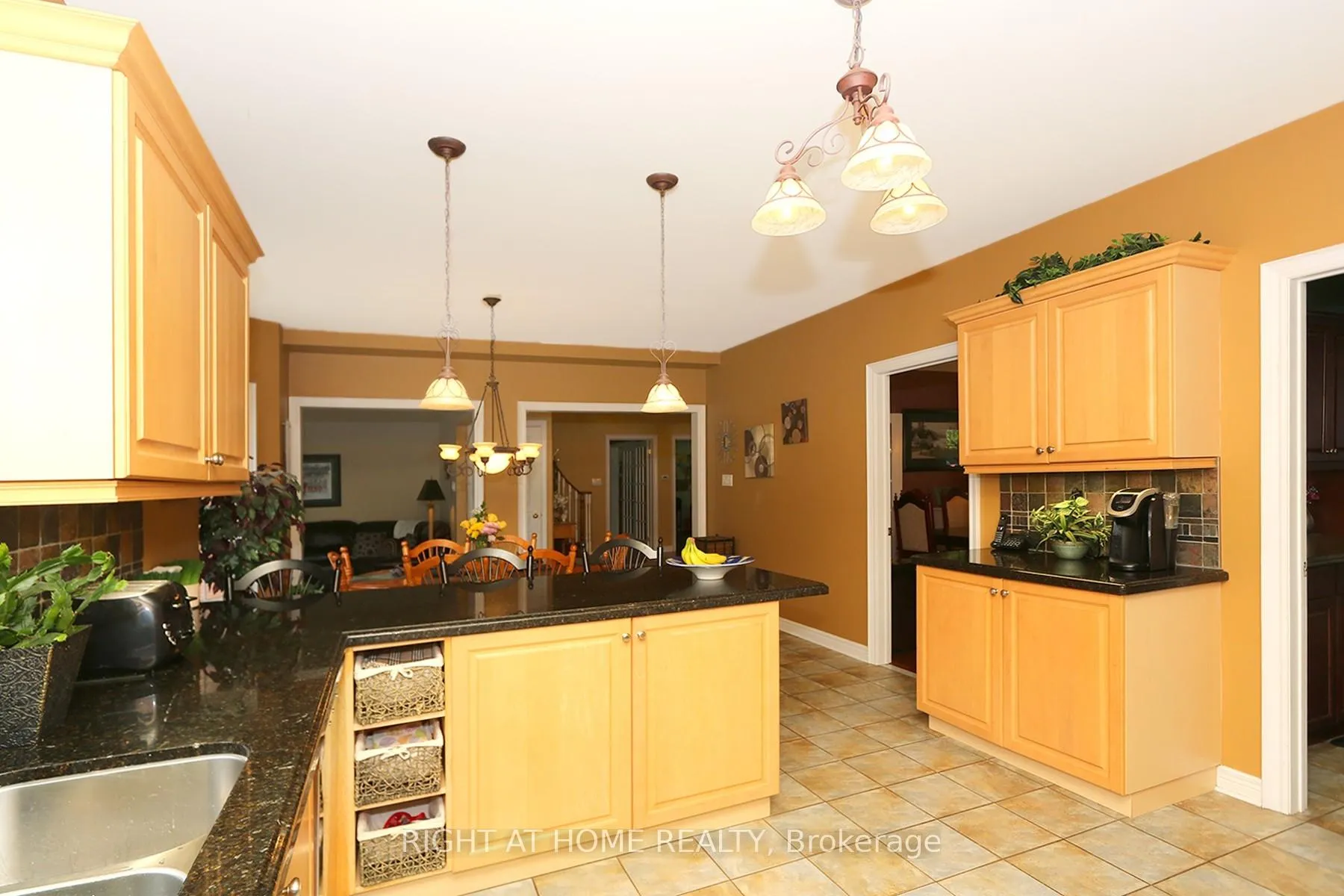 Photo 6 of 2 Oakview Place, Uxbridge, Rural Uxbridge — HOMEH