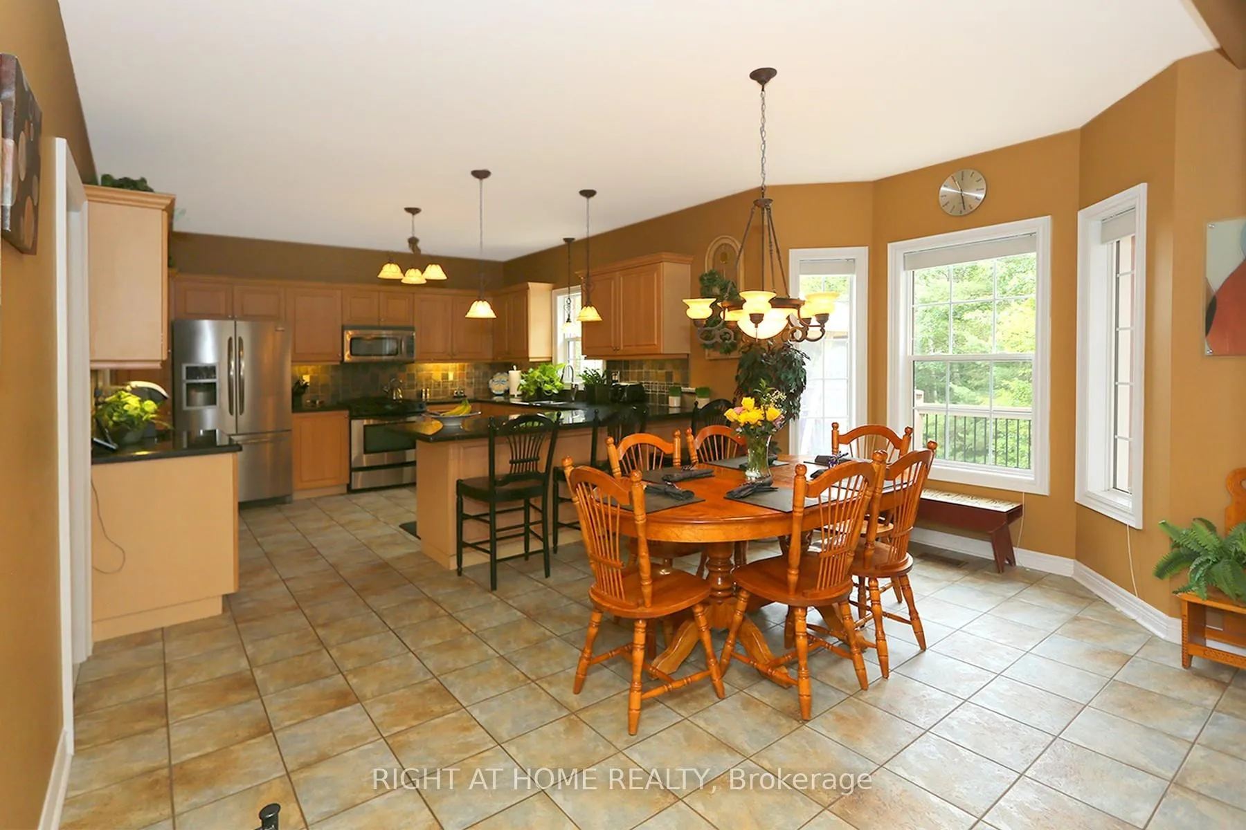 Photo 11 of 2 Oakview Place, Uxbridge, Rural Uxbridge — HOMEH