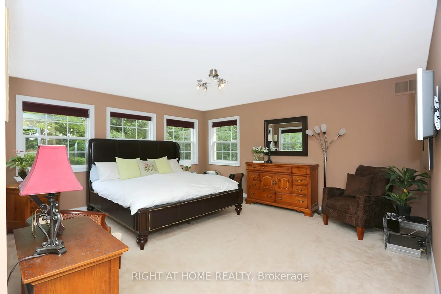 Photo 19 of 2 Oakview Place, Uxbridge, Rural Uxbridge — HOMEH