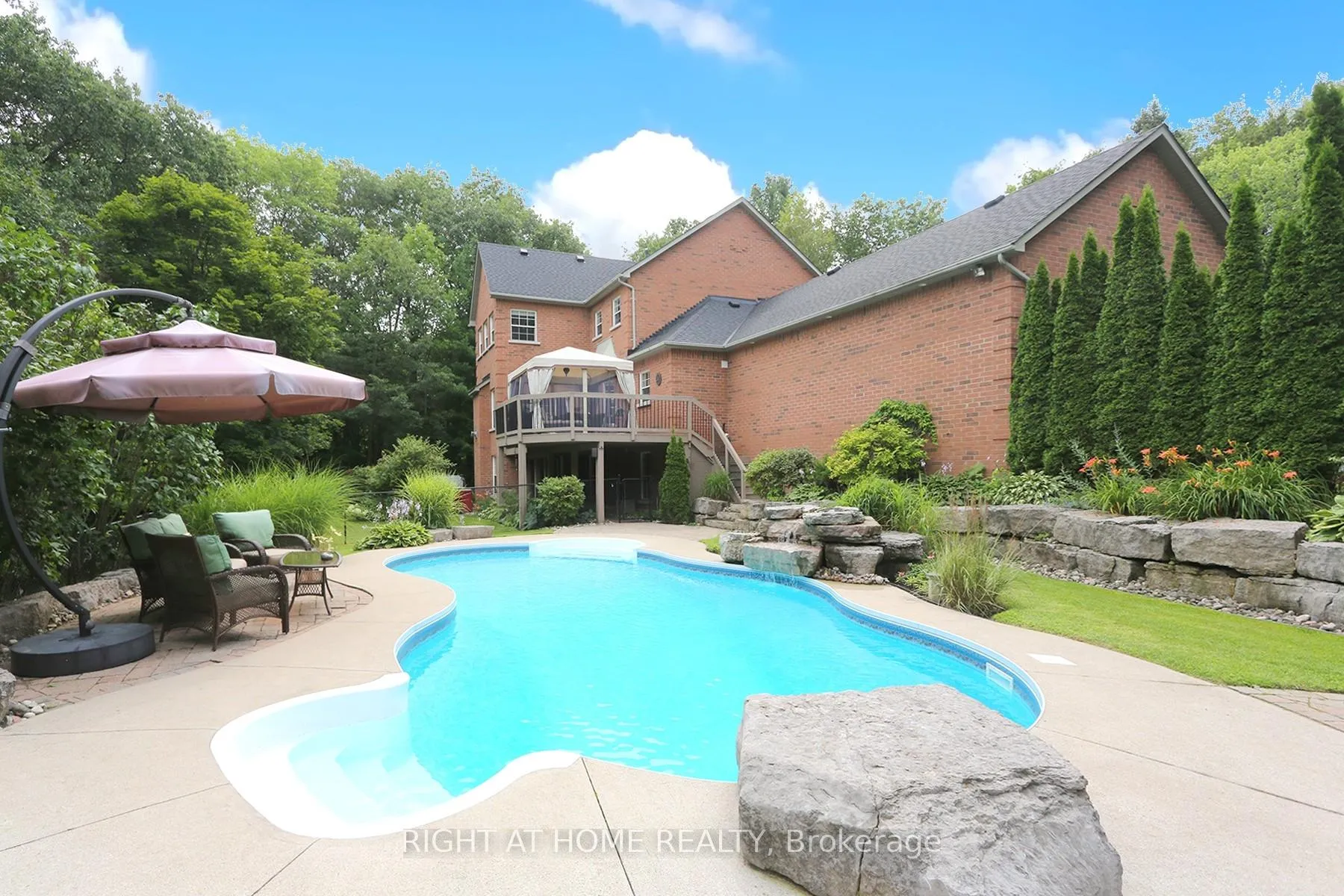 Photo 32 of 2 Oakview Place, Uxbridge, Rural Uxbridge — HOMEH