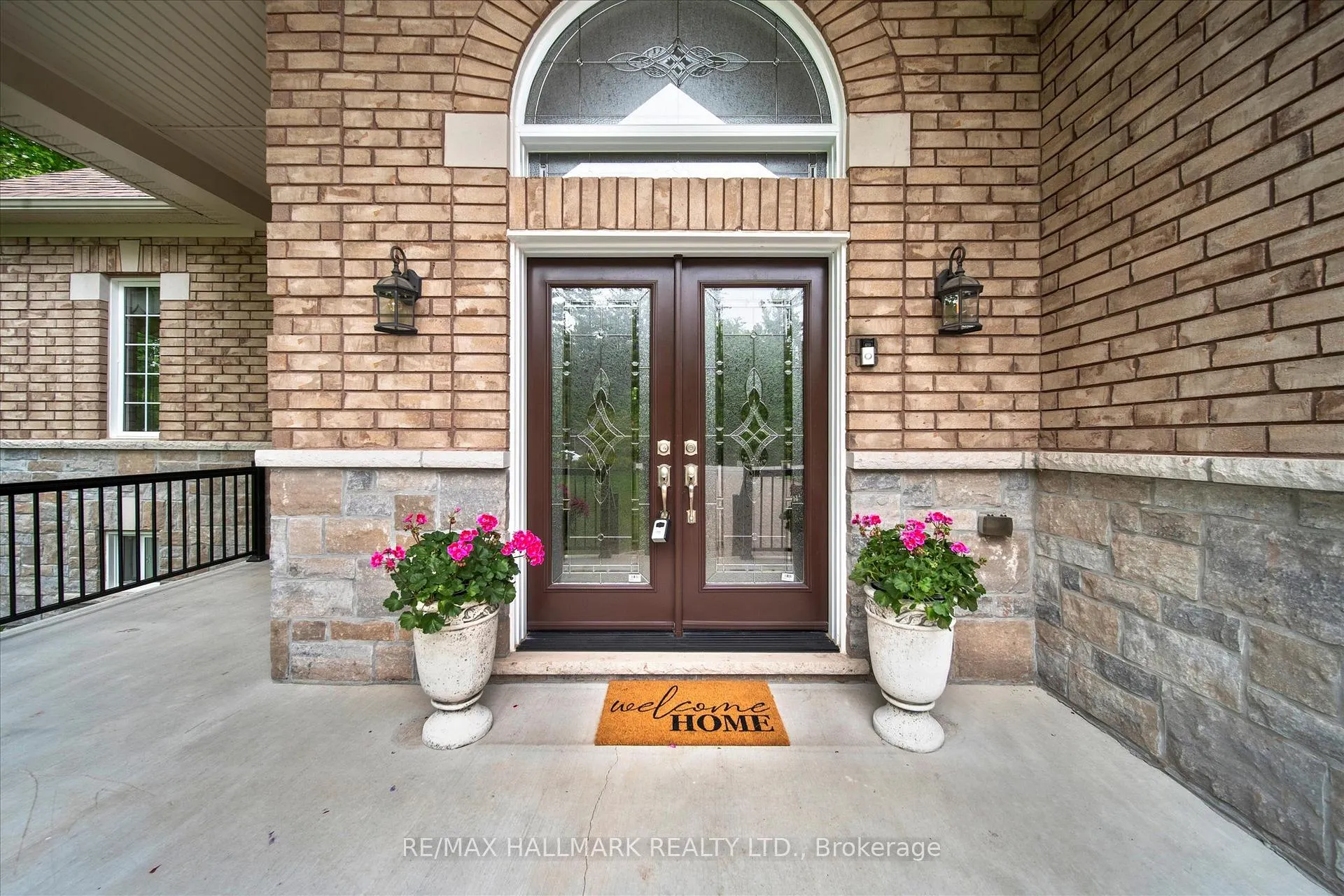 Photo 3 of 24 Diamond Valley Drive, Oro-Medonte, Sugarbush — HOMEH