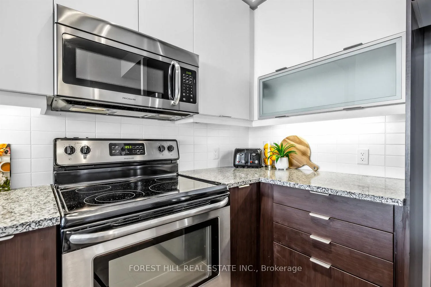 Photo 13 of Unit 701, 530 St. Clair Avenue W, Toronto, Humewood-Cedarvale — HOMEH