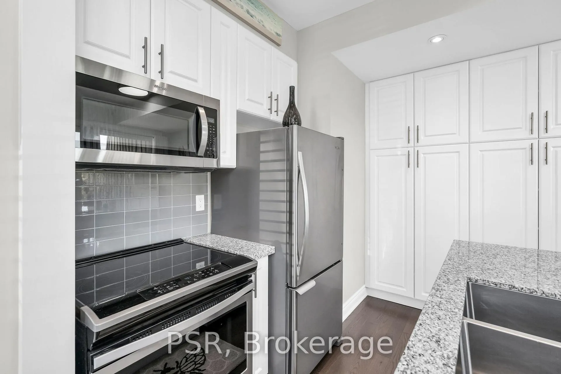 Photo 20 of 44 Carrick Trail, Gravenhurst, Wood (Gravenhurst) — HOMEH