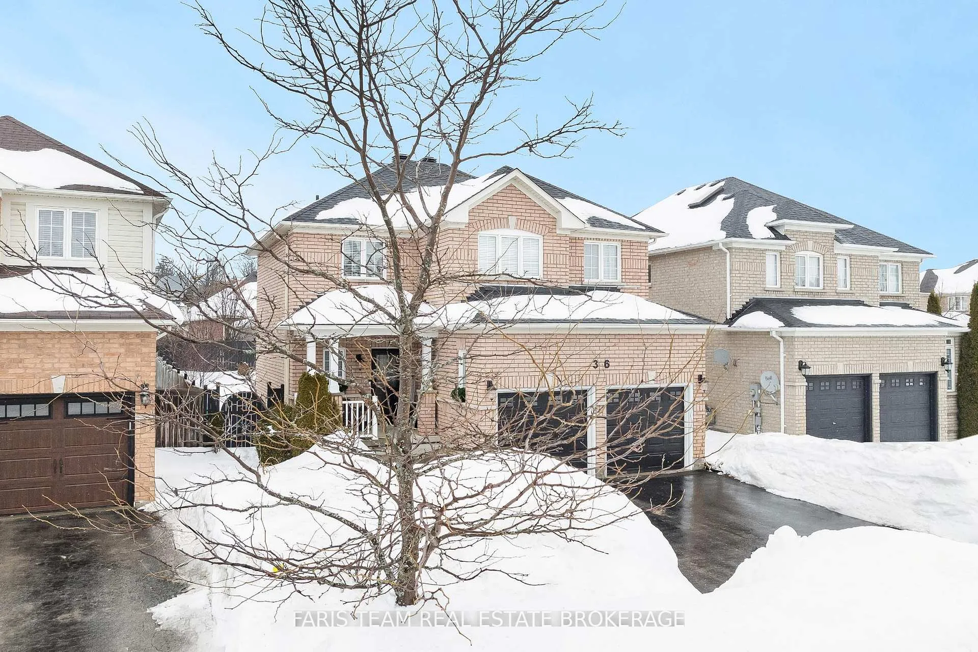 Photo 3 of 36 Connaught Lane, Barrie, Innis-Shore — HOMEH