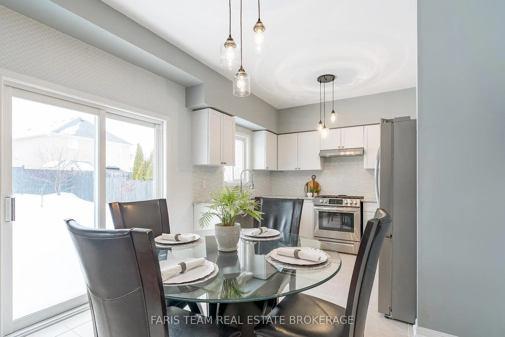 Photo 12 of 36 Connaught Lane, Barrie, Innis-Shore — HOMEH