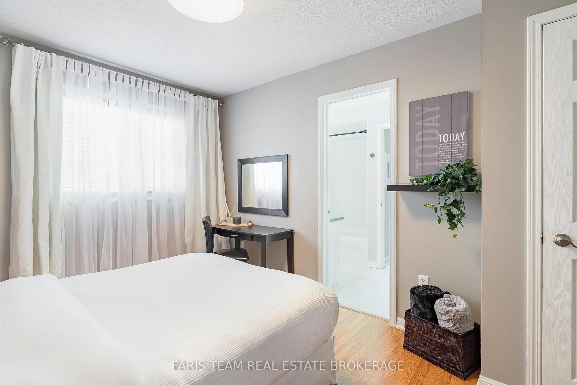 Photo 29 of 36 Connaught Lane, Barrie, Innis-Shore — HOMEH