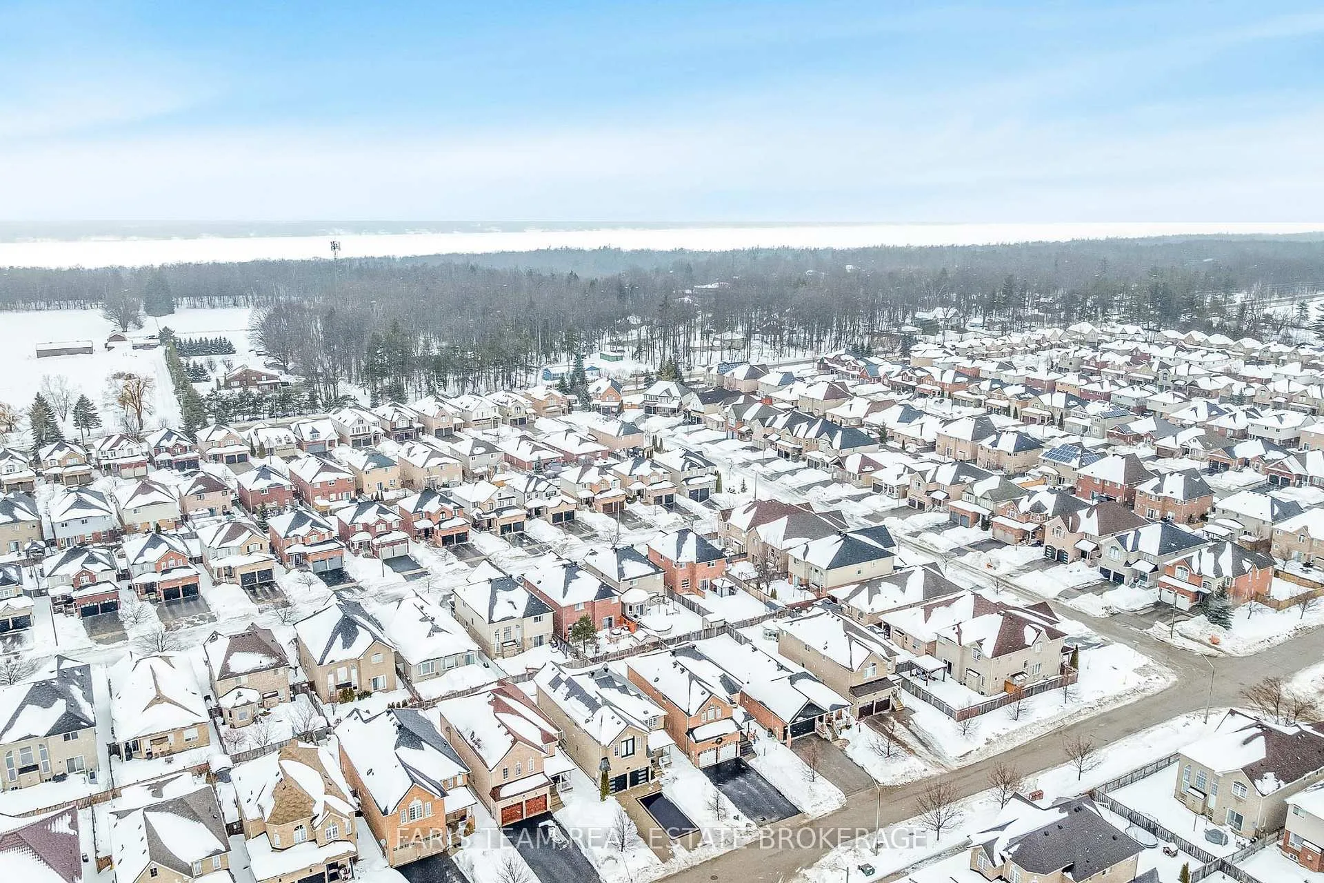 Photo 39 of 36 Connaught Lane, Barrie, Innis-Shore — HOMEH