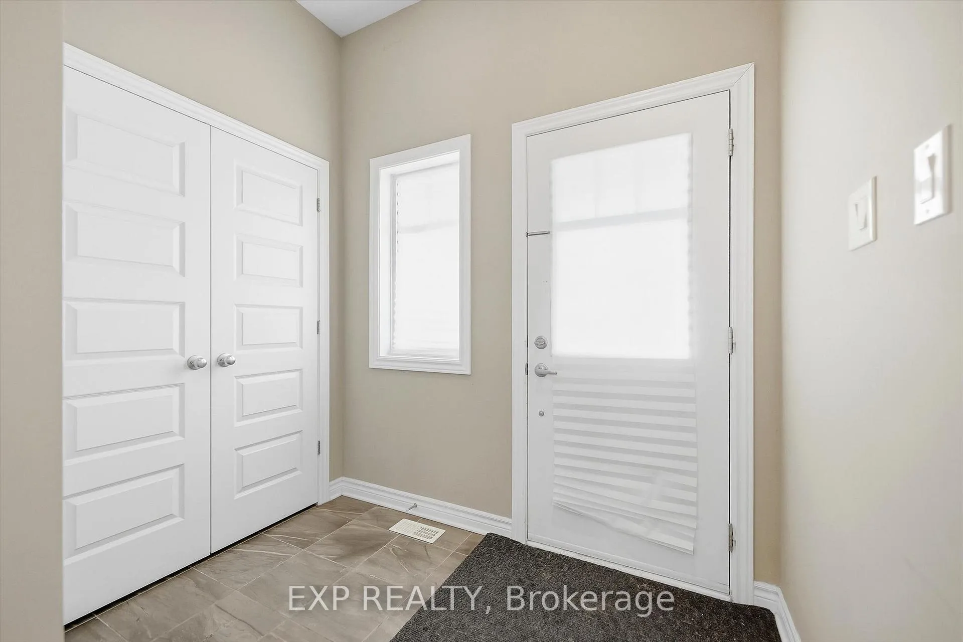 Photo 2 of 647 Petrichor Crescent, Ottawa, Avalon West — HOMEH