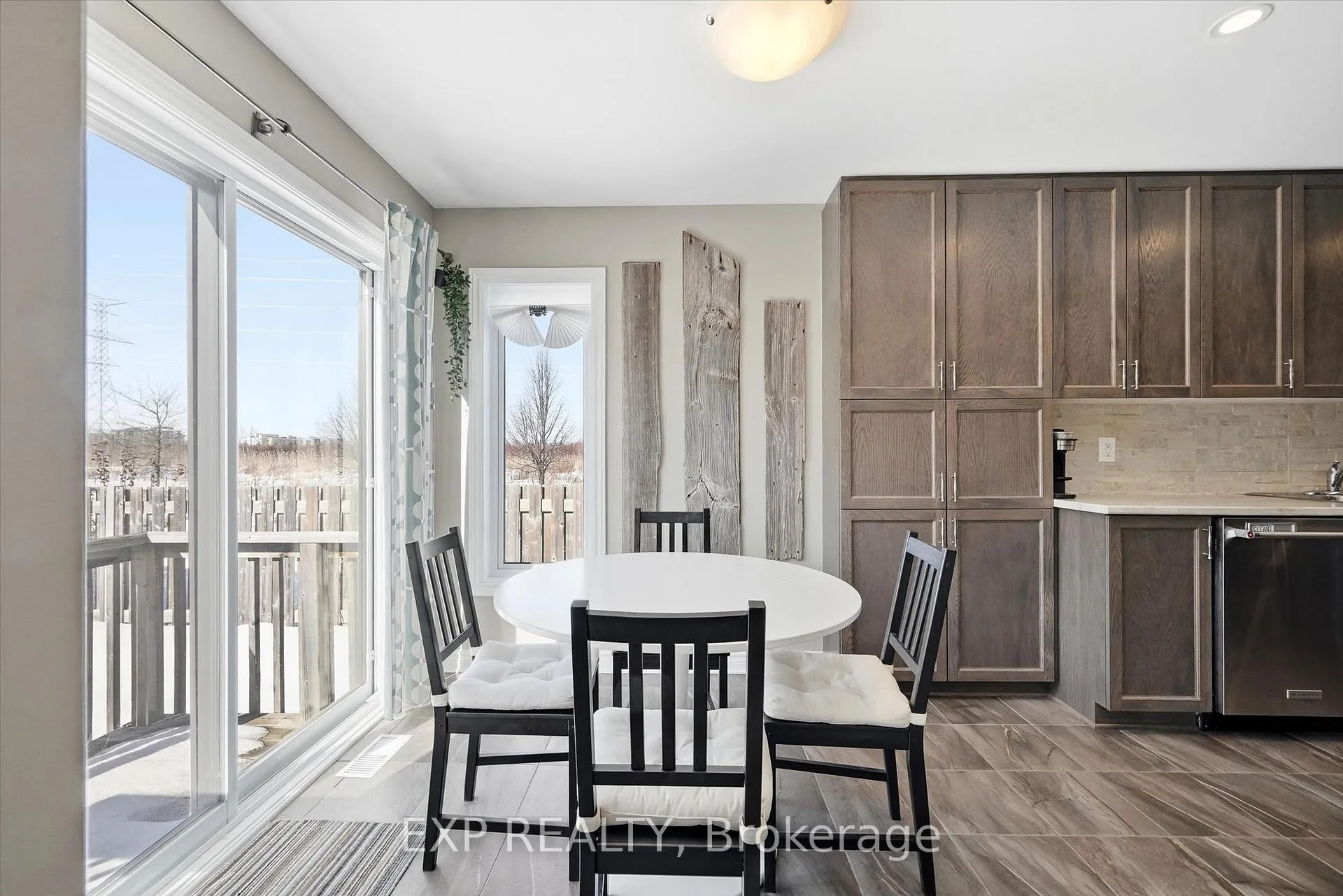 Photo 11 of 647 Petrichor Crescent, Ottawa, Avalon West — HOMEH