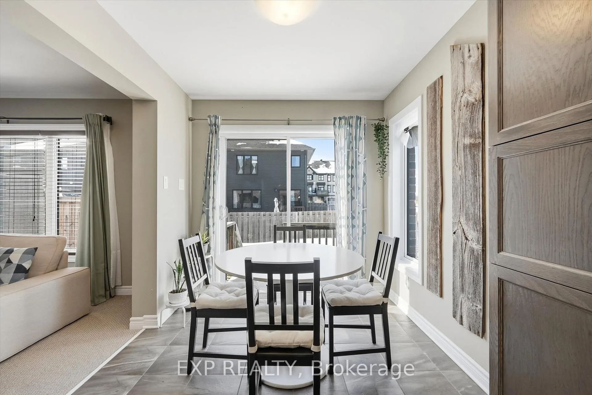 Photo 12 of 647 Petrichor Crescent, Ottawa, Avalon West — HOMEH